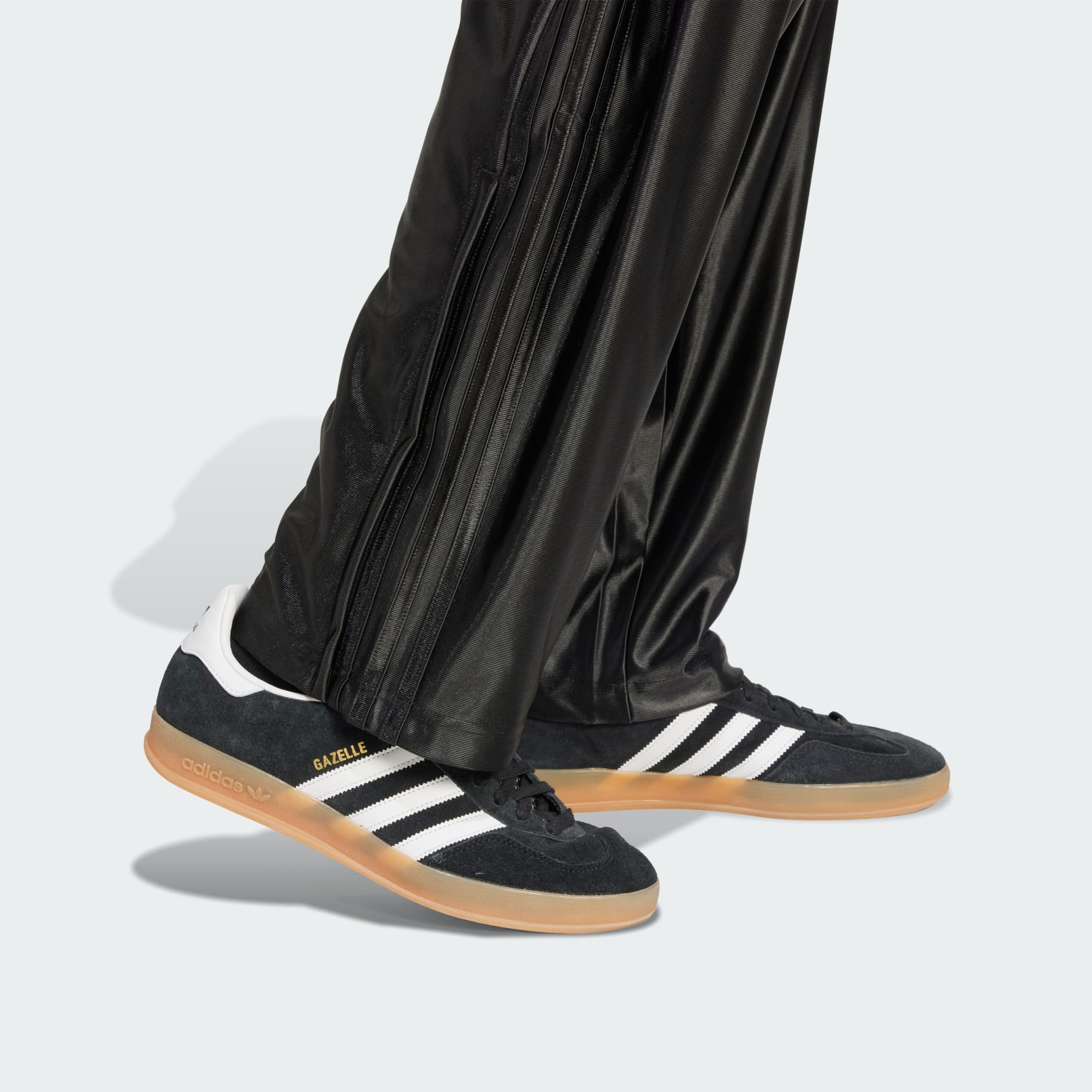 بنطال رياضي Firebird Adicolor Metallic