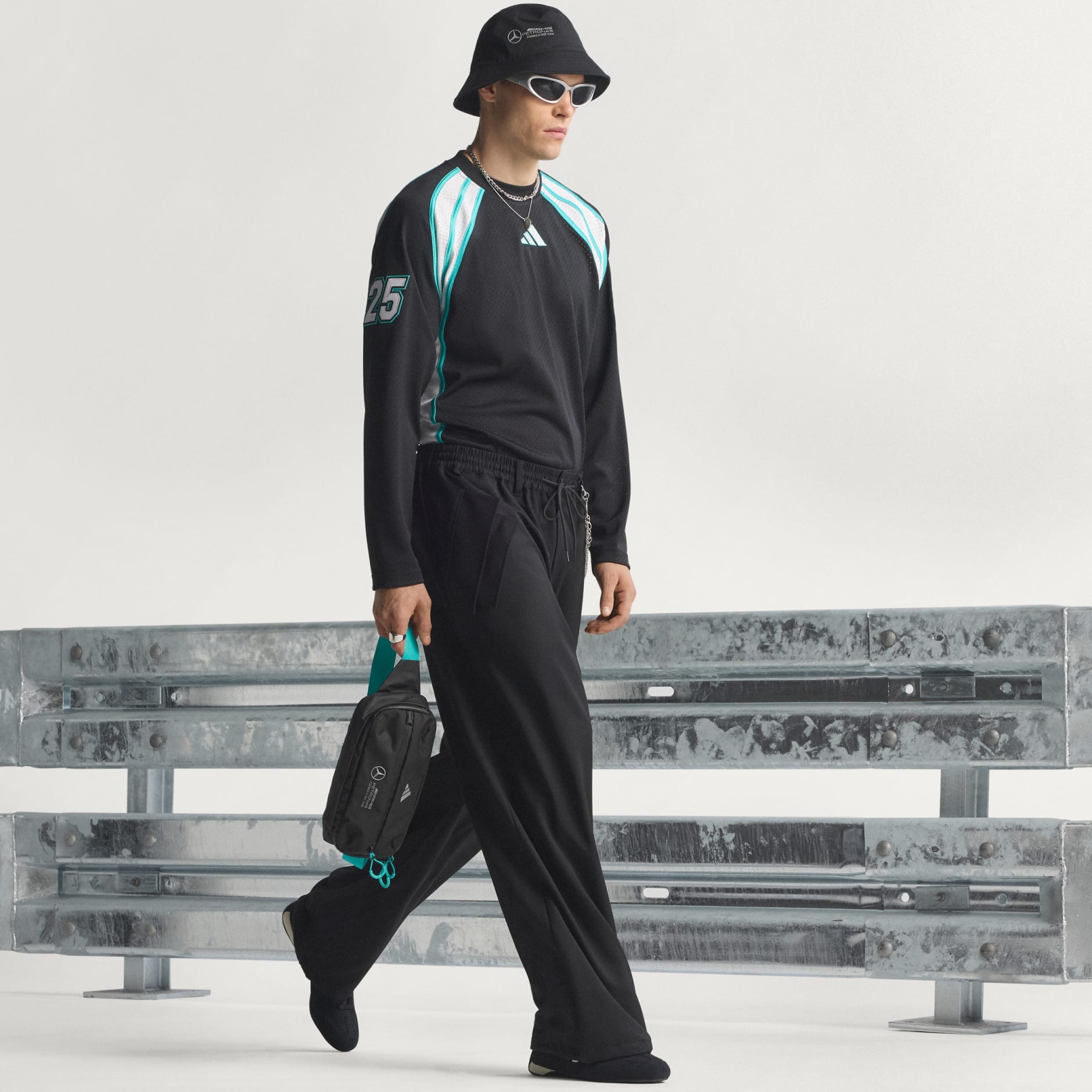 MERCEDES - AMG PETRONAS FORMULA ONE TEAM LAS VEGAS LONGSLEEVE TEE MEN