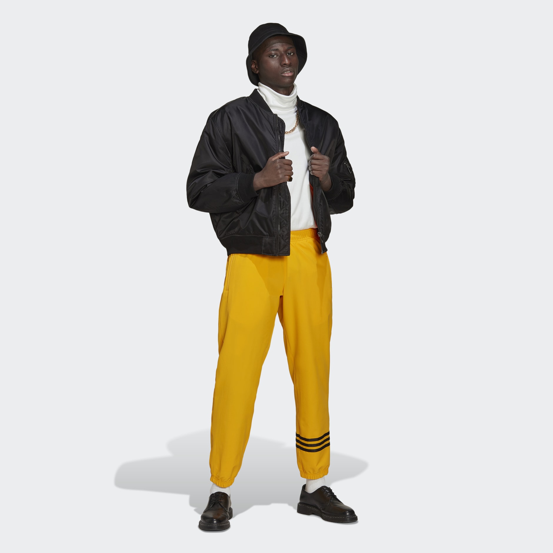 adicolor neuclassics track pants