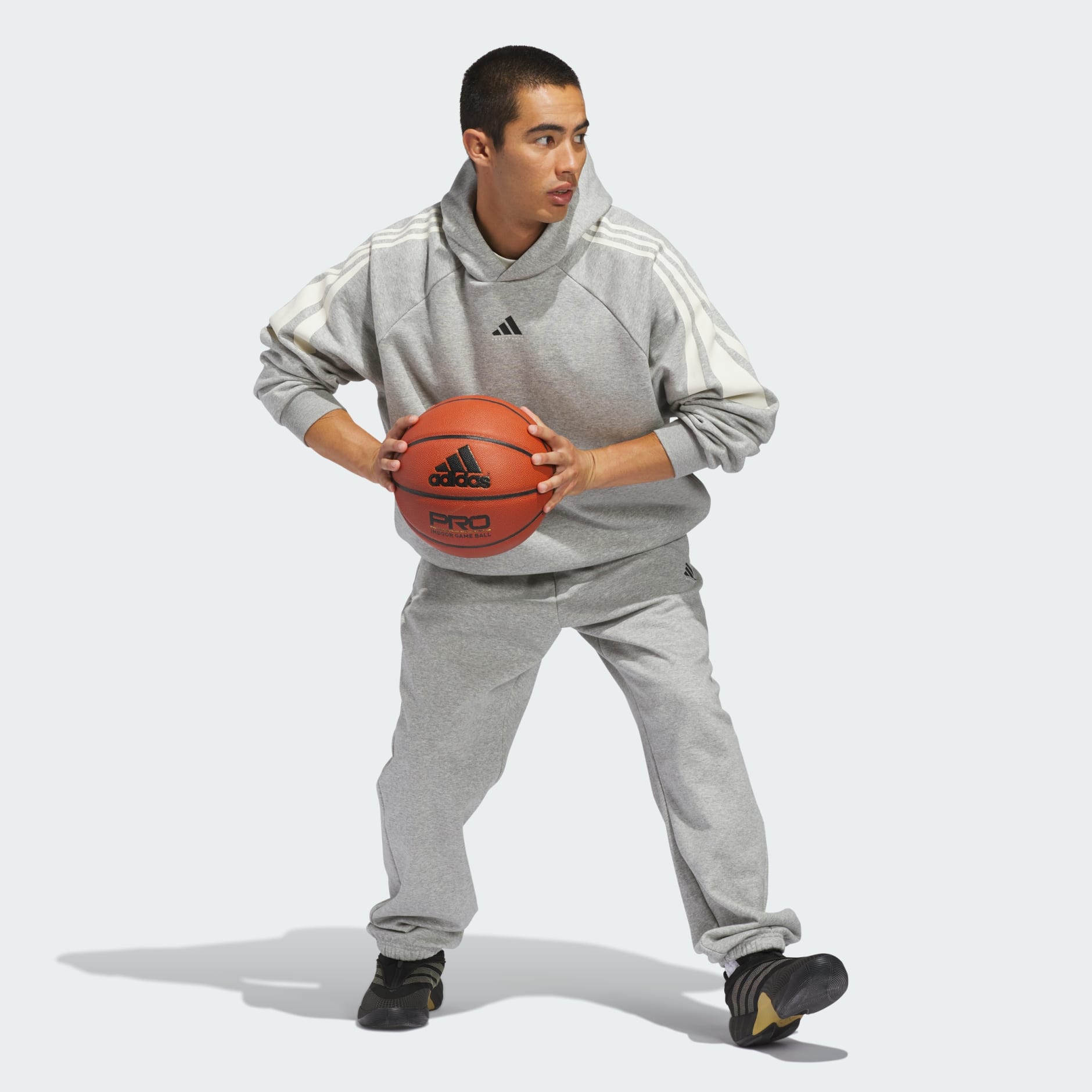 Pantaloni Basketball adidas din fleece (unisex)