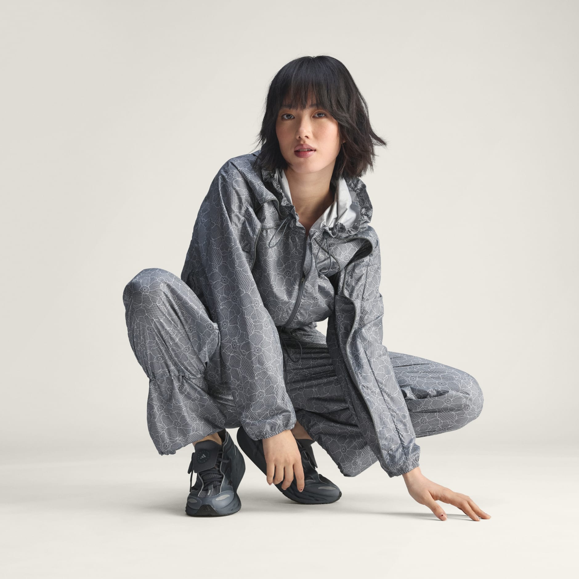 Jachetă de alergare adidas by Stella McCartney cu imprimeu