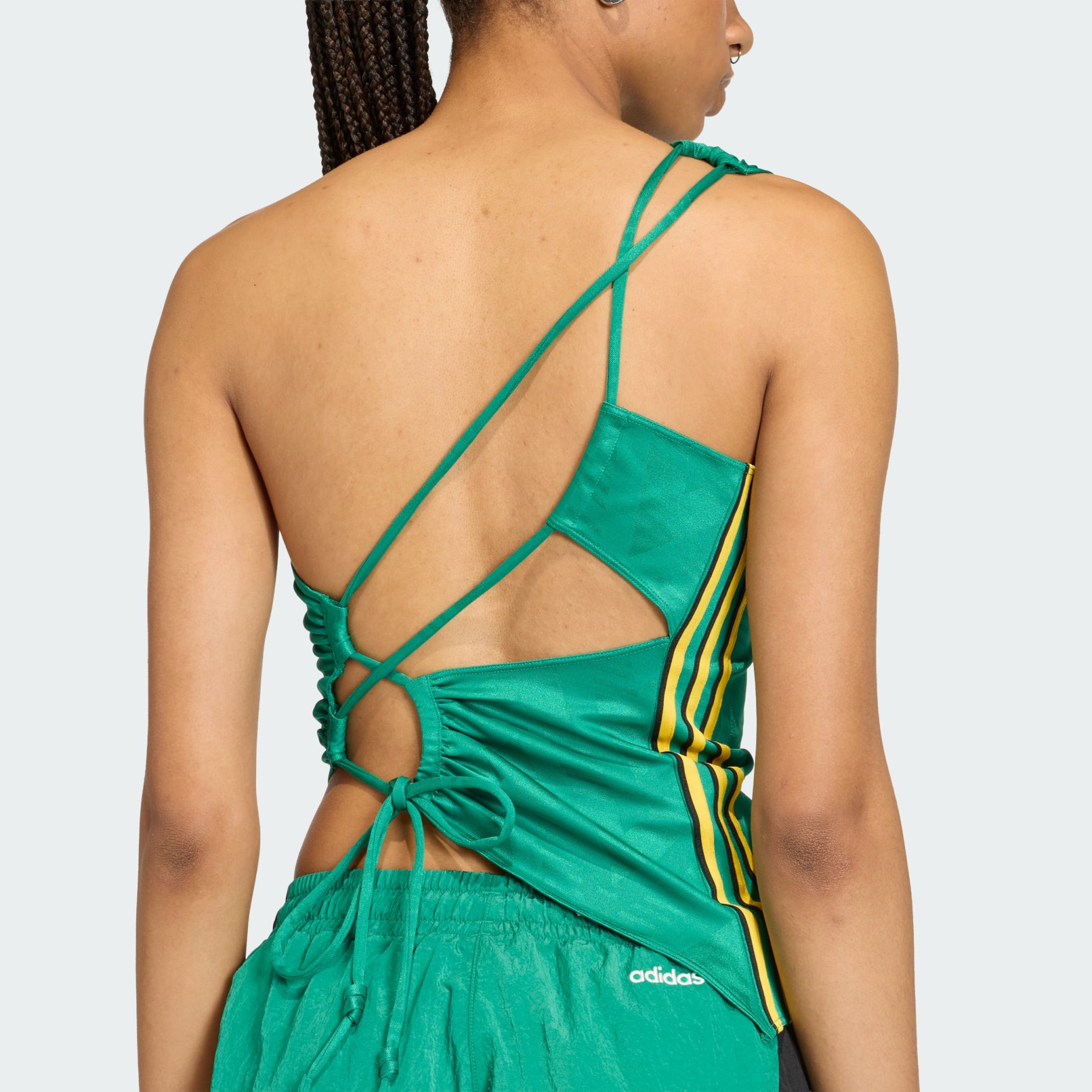 TOP CU ASPECT &Icirc;NCREȚIT ȘI UN UMĂR GOL