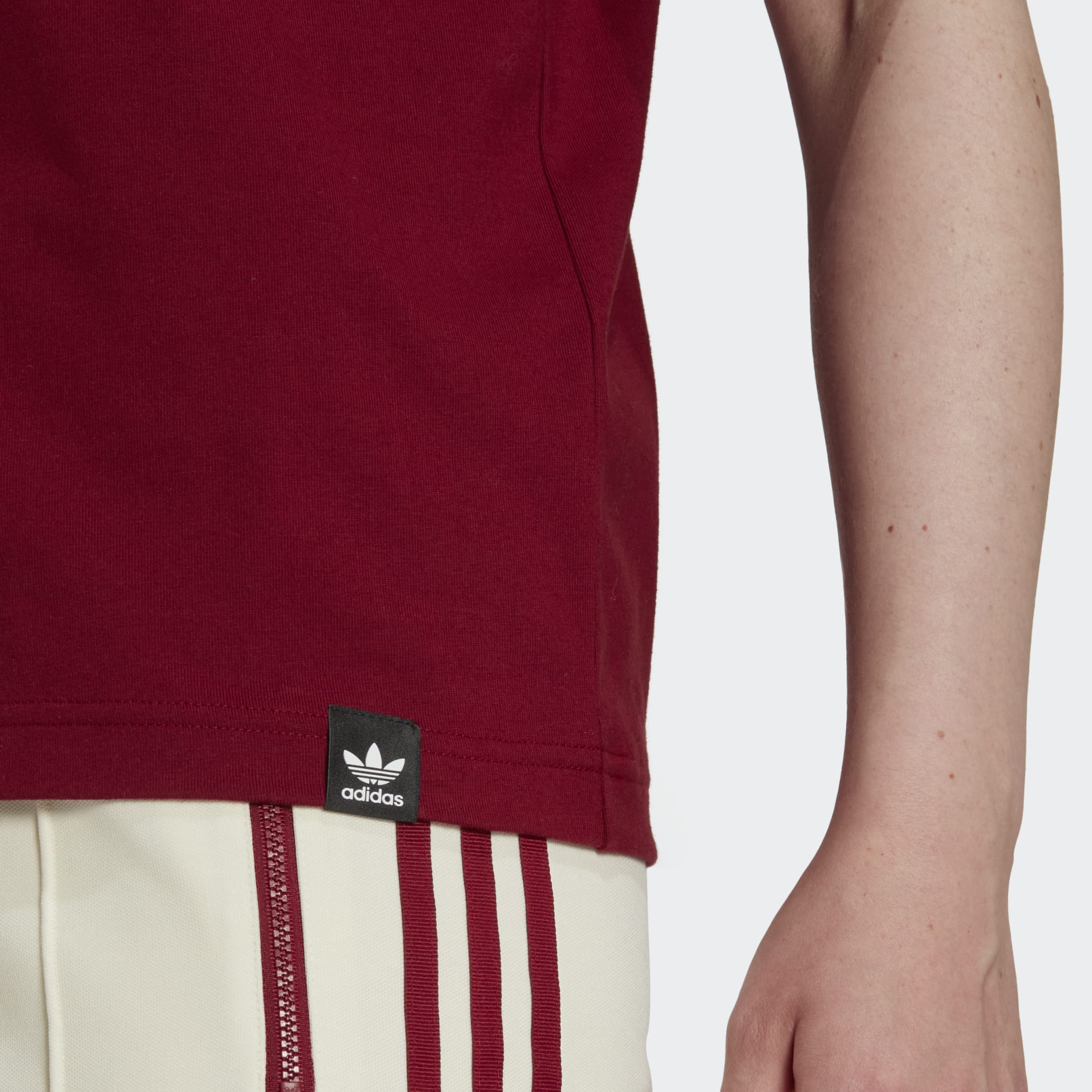 EMBROIDERY TEE