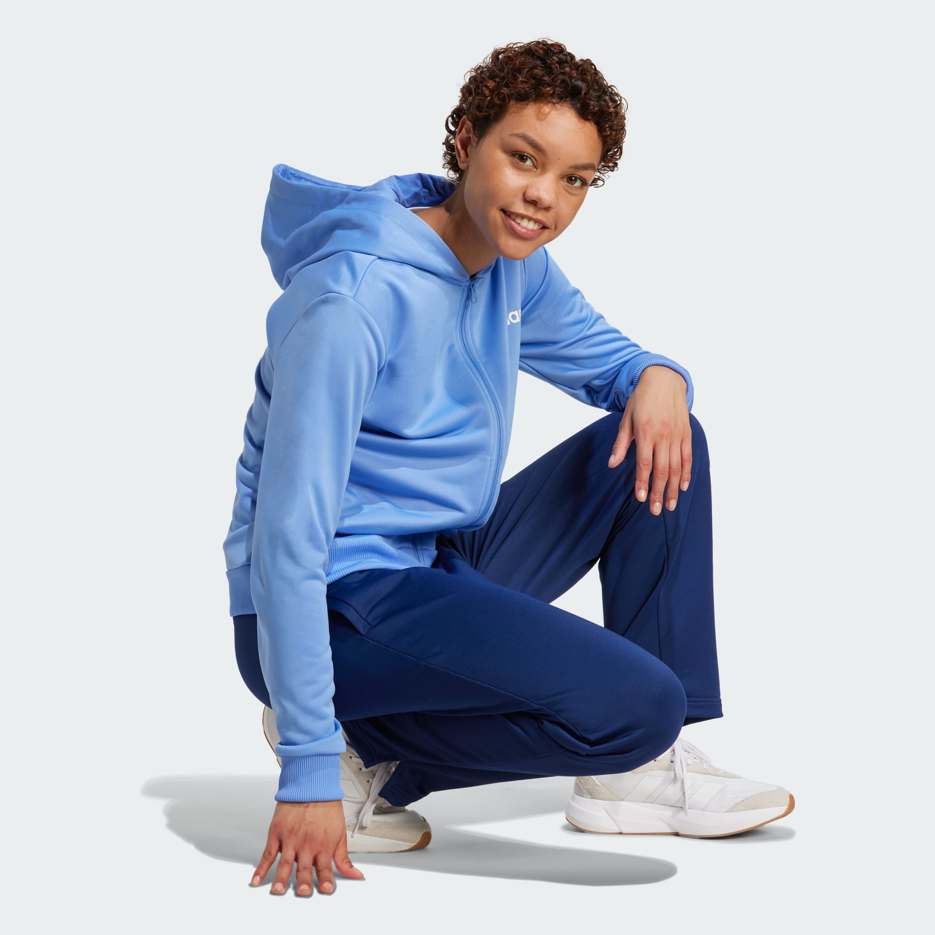 Trenirka Essentials Linear