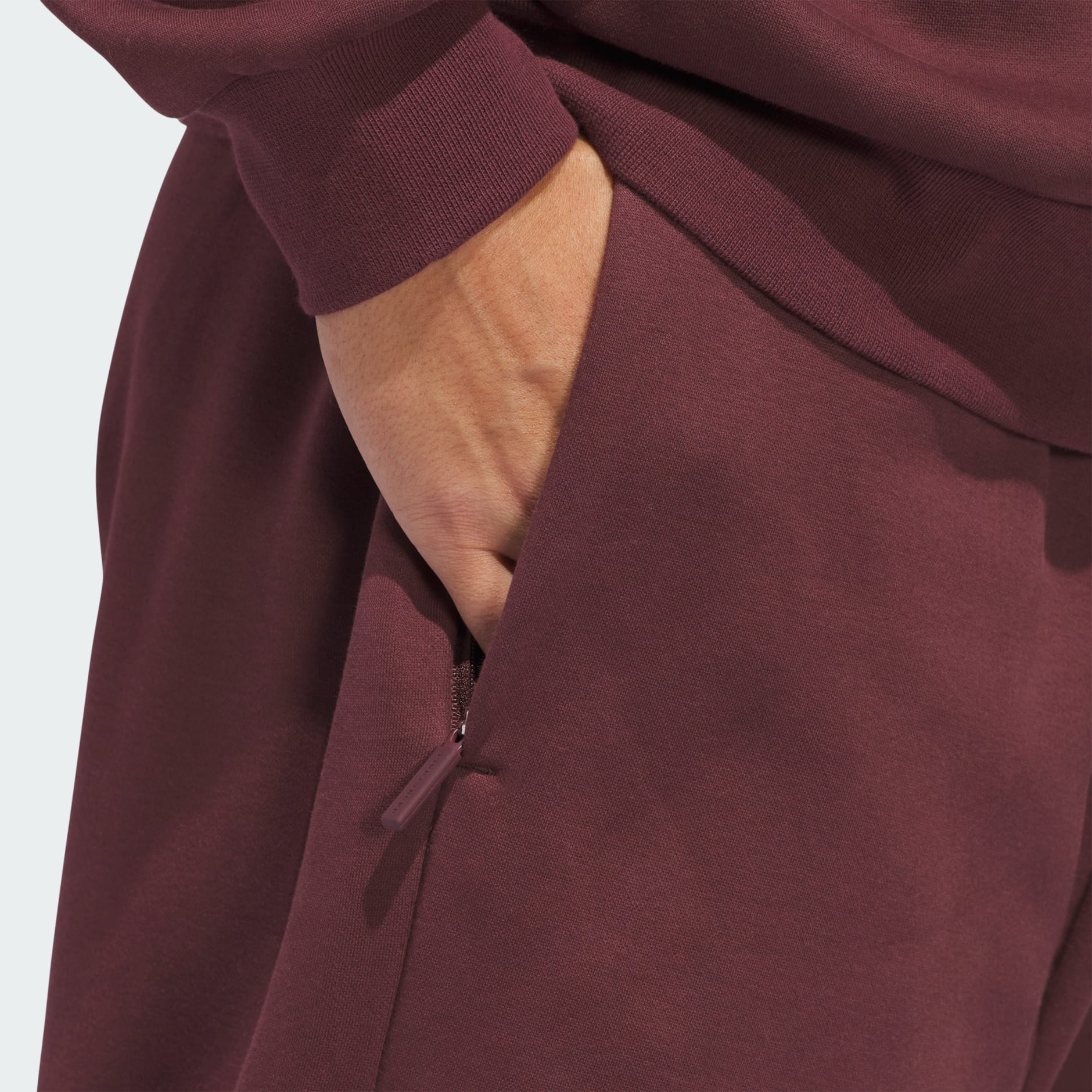 adidas Basketball Fleece Joggers (Gender Neutral)