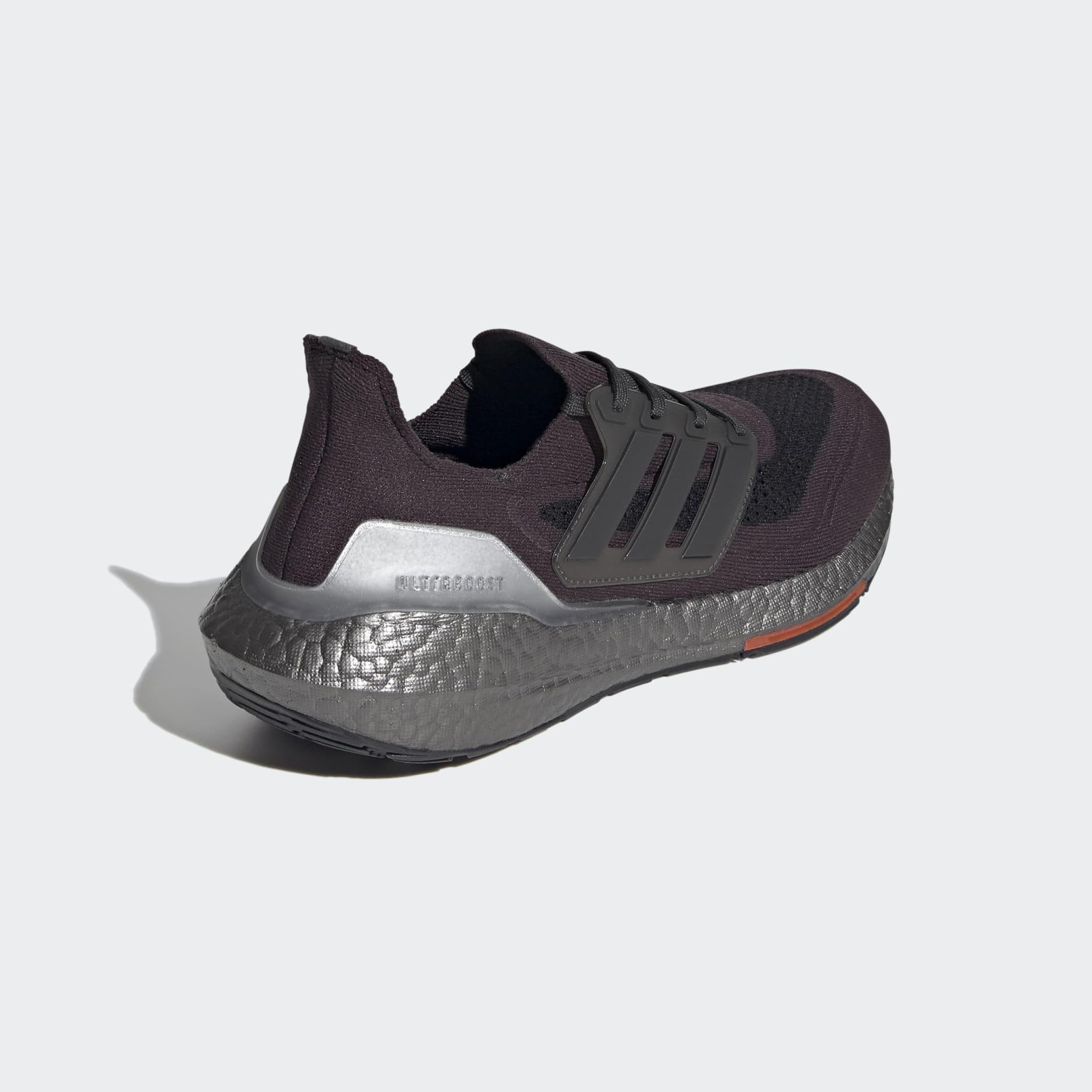 נעלי Ultraboost 21