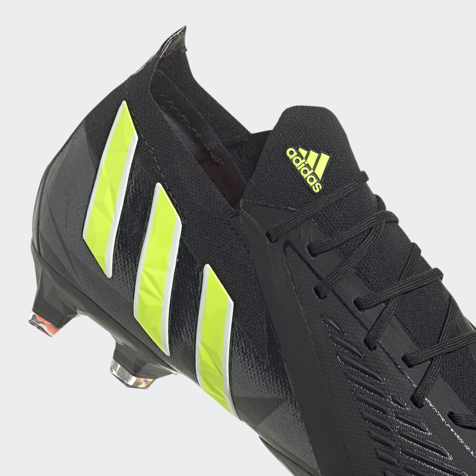 Predator Edge.1 Low Firm Ground Boots