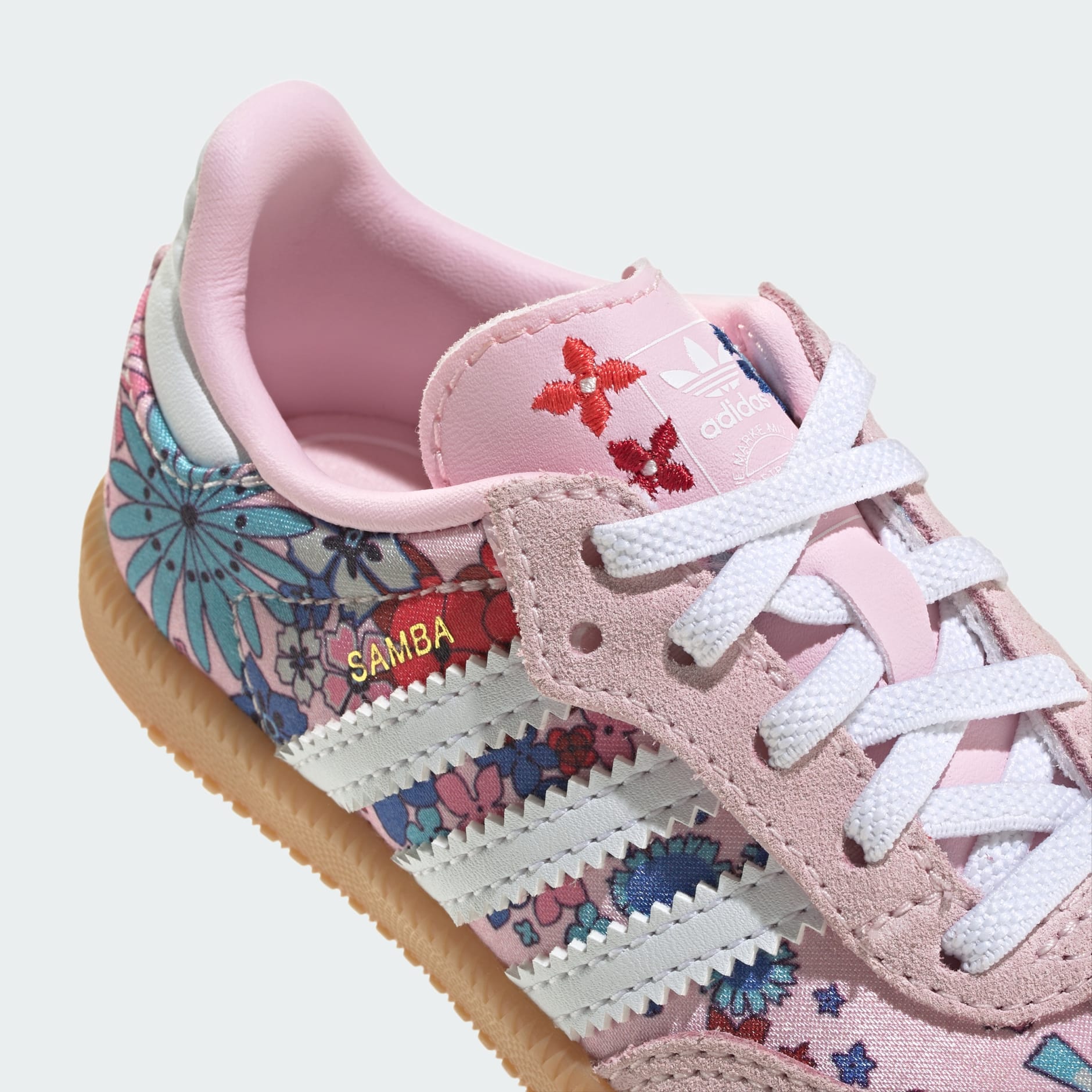 PANTOFI SPORT ADIDAS LIBERTY LONDON SAMBA OG CU &Icirc;NCHIDERE CONFORTABILĂ ȘI ȘIRETURI ELASTICE