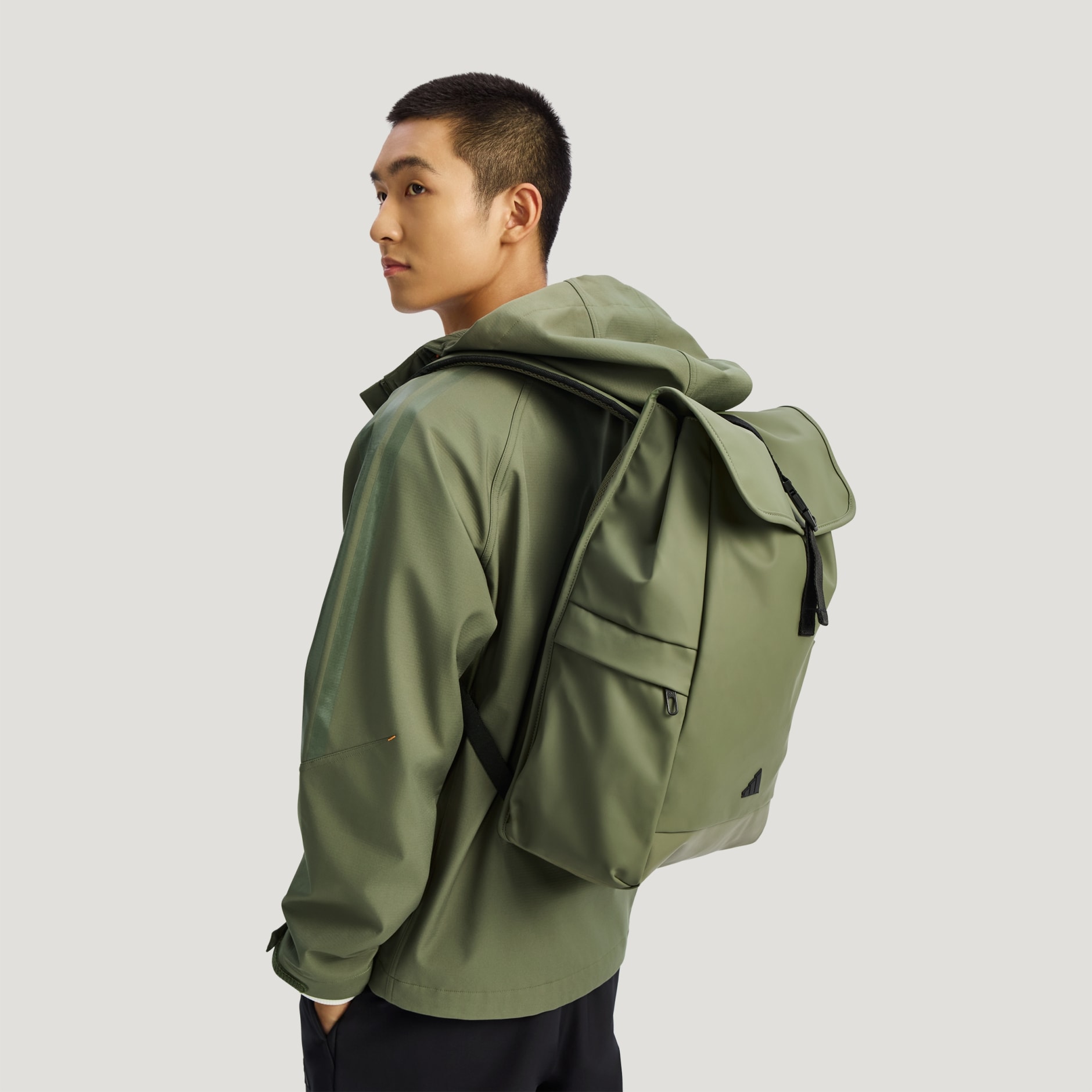 UNISEX URBAN SPORTS SLEEK BACKPACK