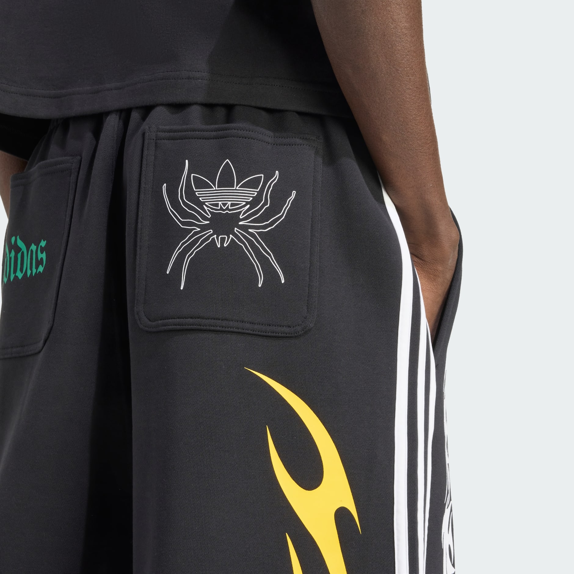 Spiders Oversized Inch Sweat Shorts
