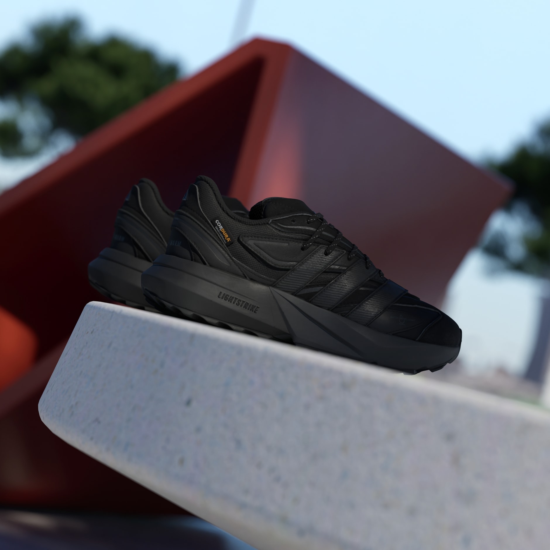 Lightblaze ATR 鞋款