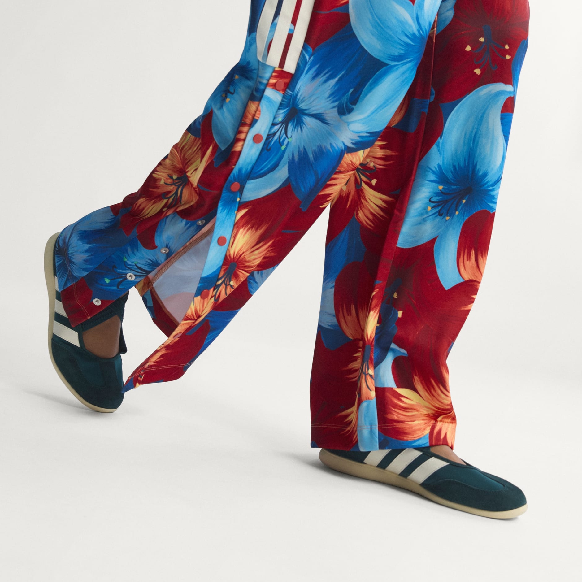 DONJI DIO TRENIRKE ADIDAS x FARM RIO HOUSE OF TIRO