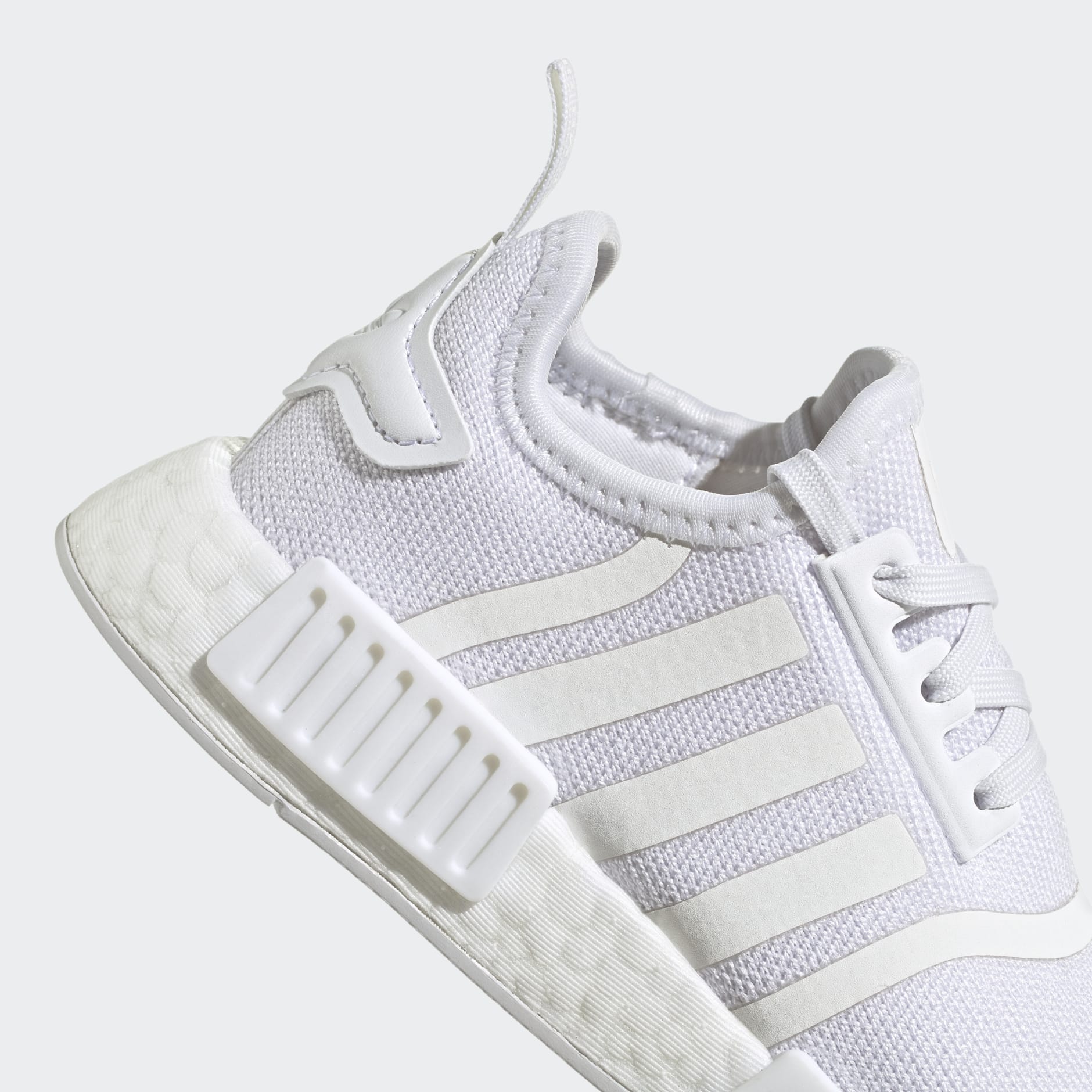 Adidas nmd r1 outlet womens six 02 32