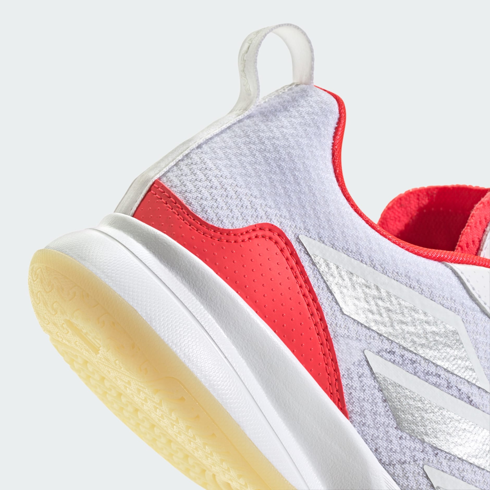 Avaflash Low Tennis Shoes