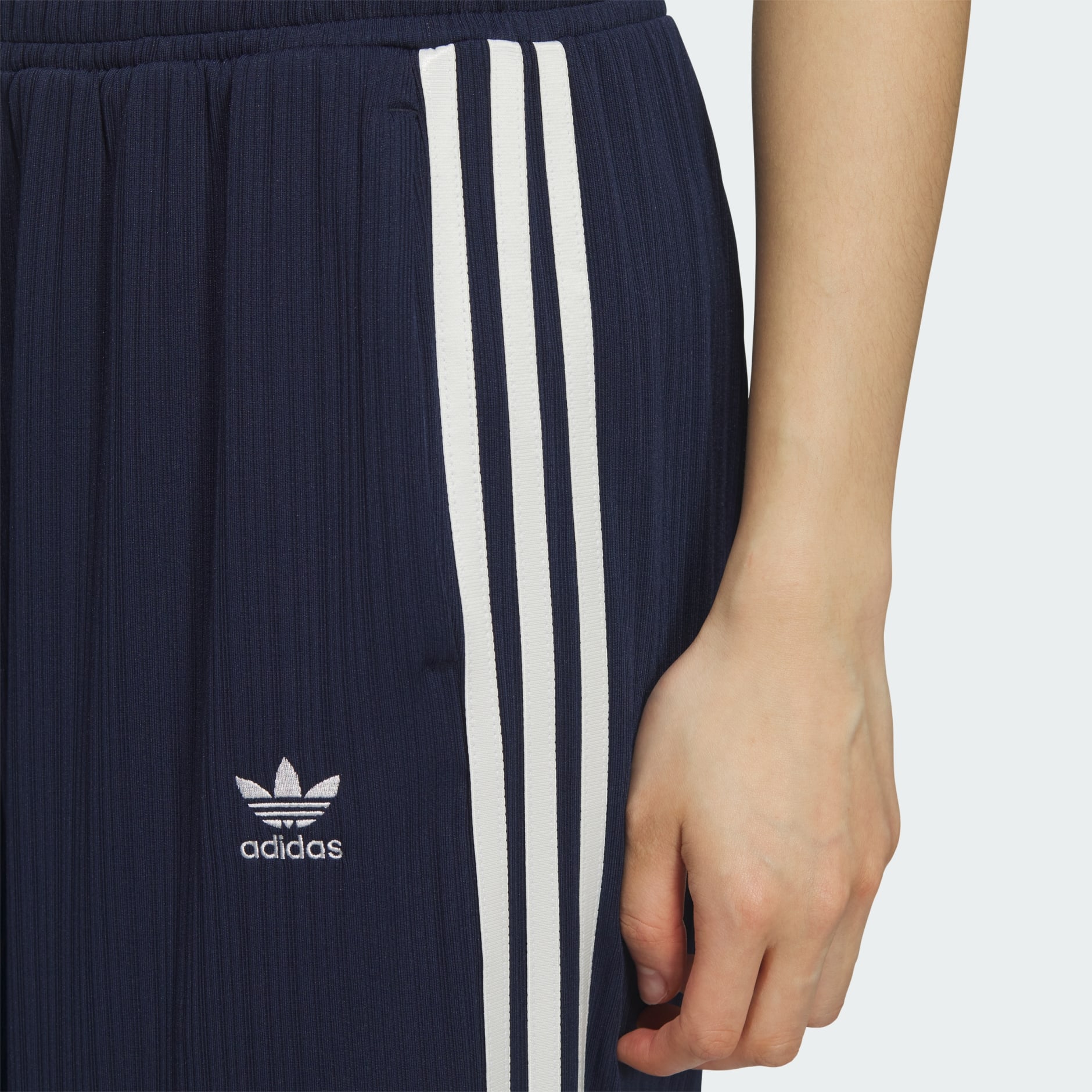 パンツ Track Pants Men's Chenille track pants with side bands | Black | Diesel