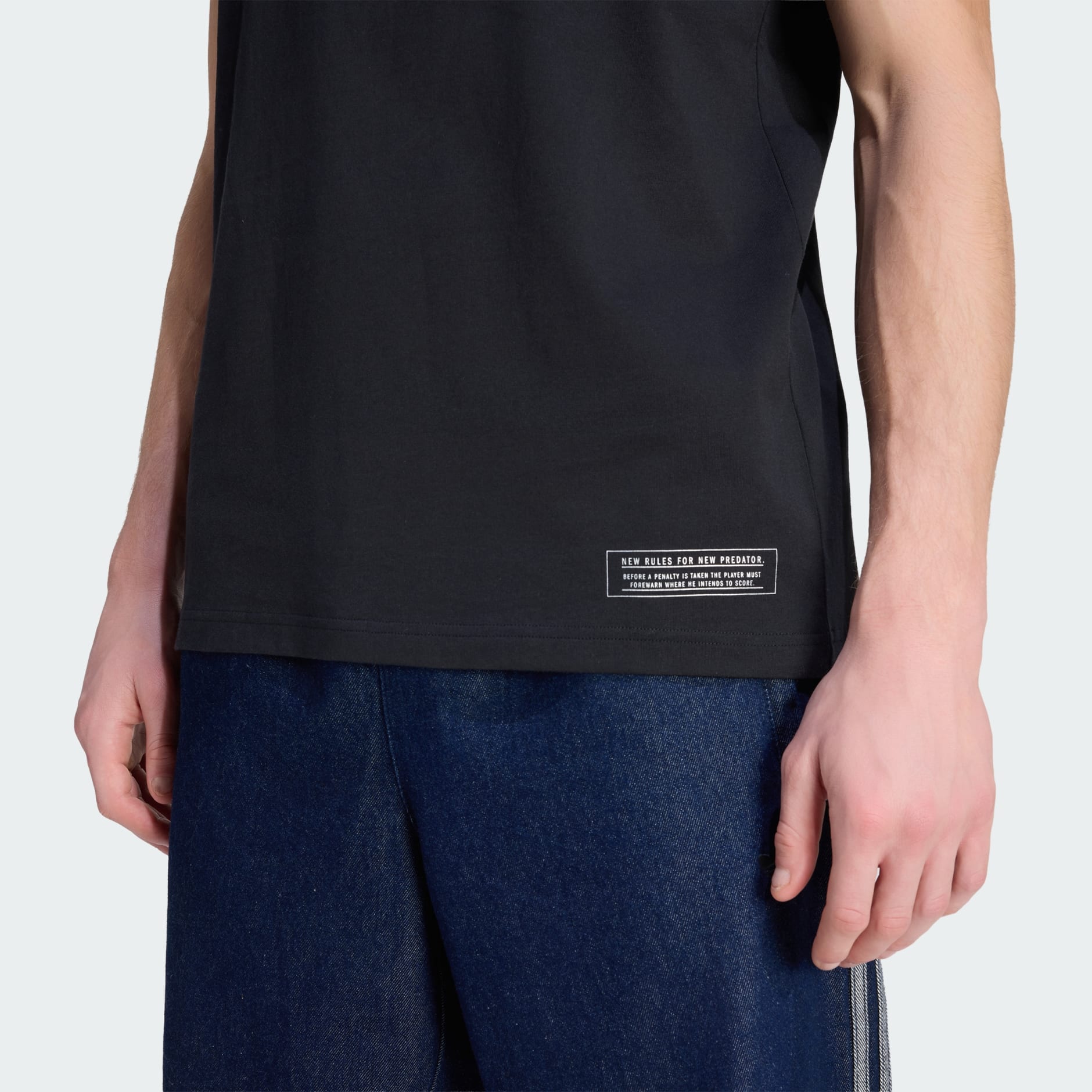 CAMISETA ESTAMPADA PREDATOR