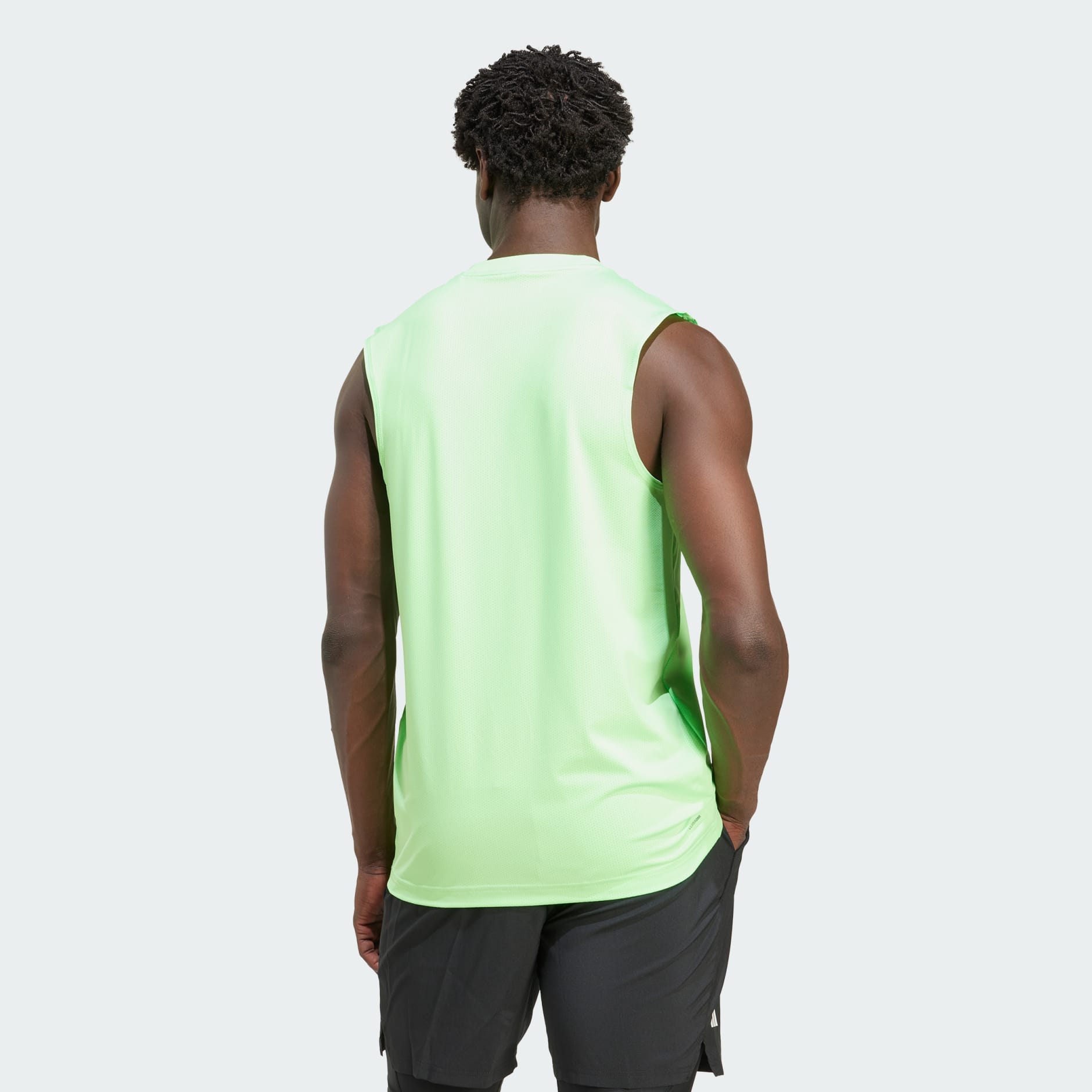 UAE TTウェア　M Cycling Dottore Clima Jersey - Olive Green • Q36.5