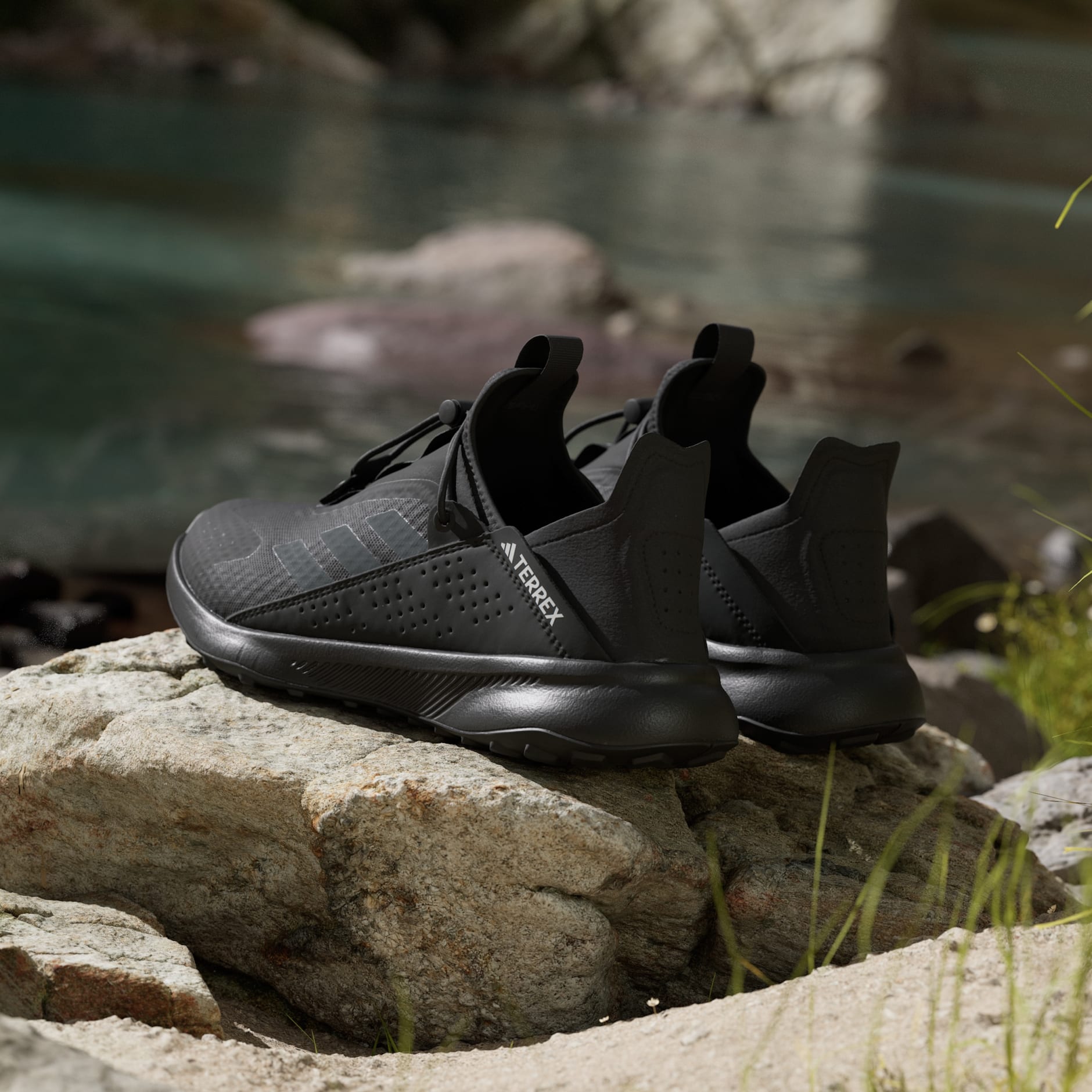 Terrex Voyager 21 Slip-On HEAT.RDY Travel Shoes