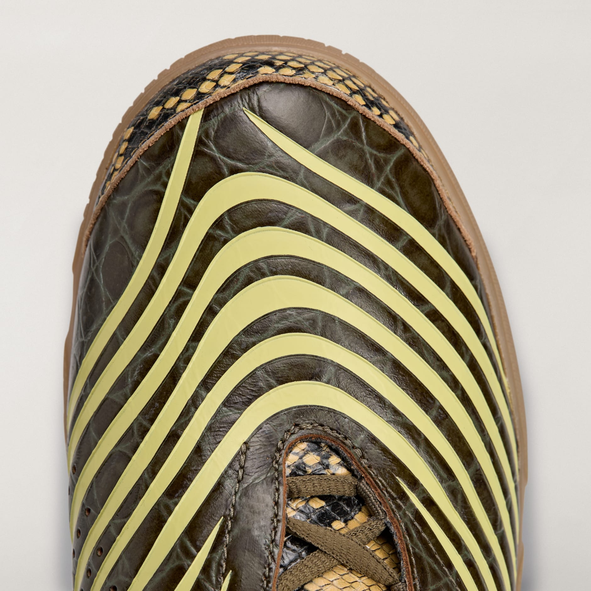 F50.7 SALA C5 CONSORTIUM Shoes