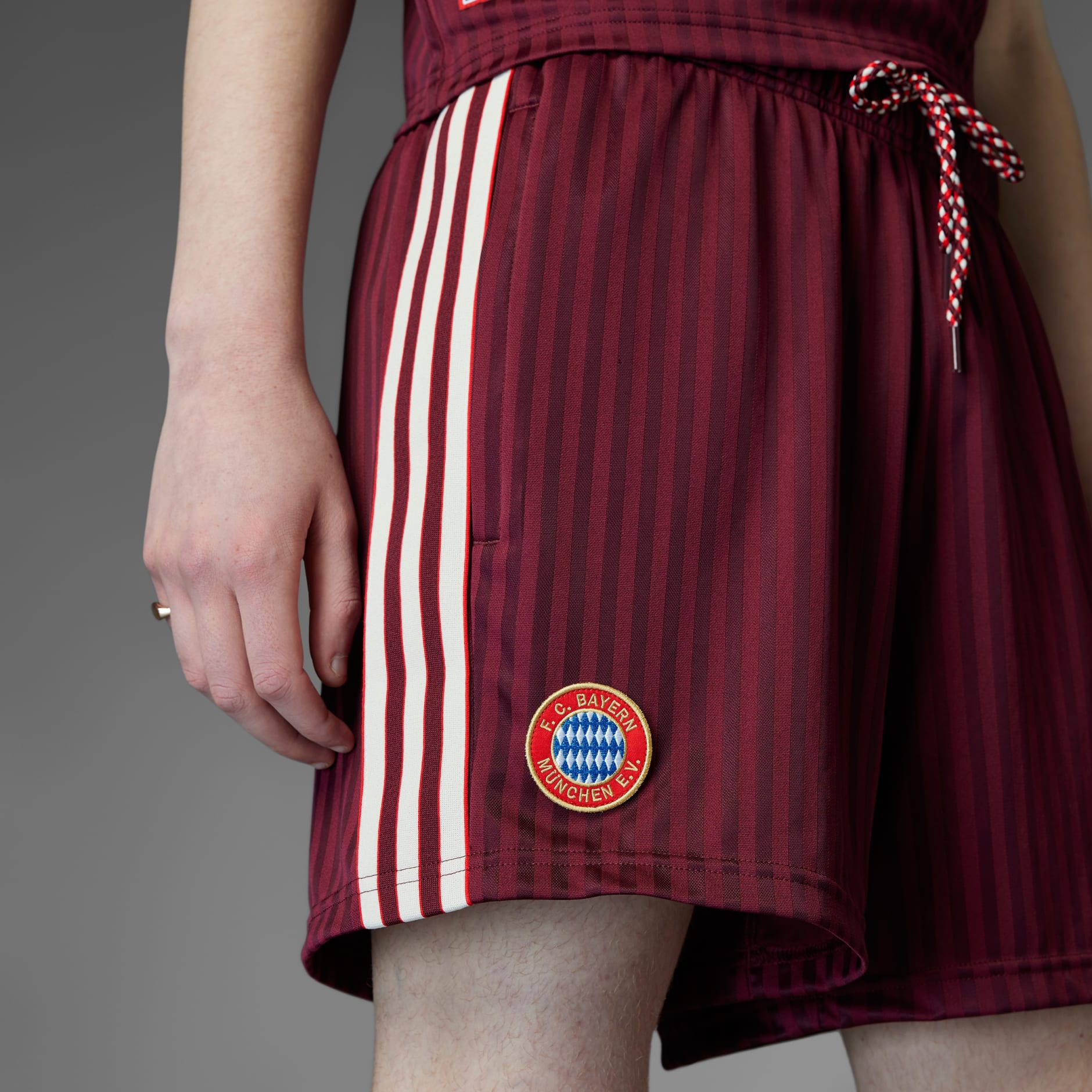 מכנסיים קצרים FC Bayern Terrace Icons