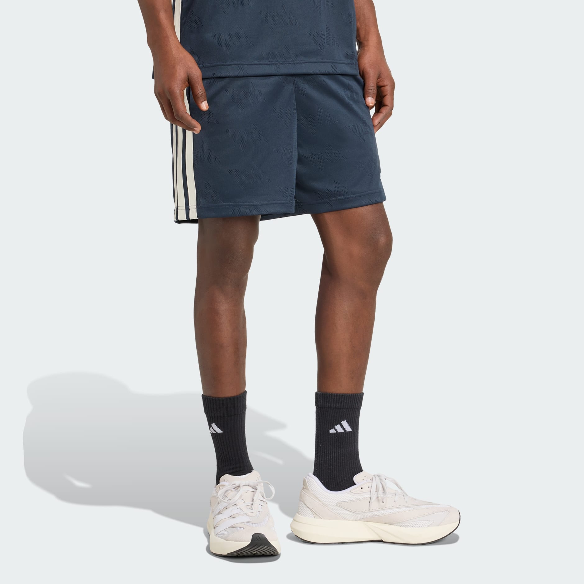 Stadium Jacquard Short