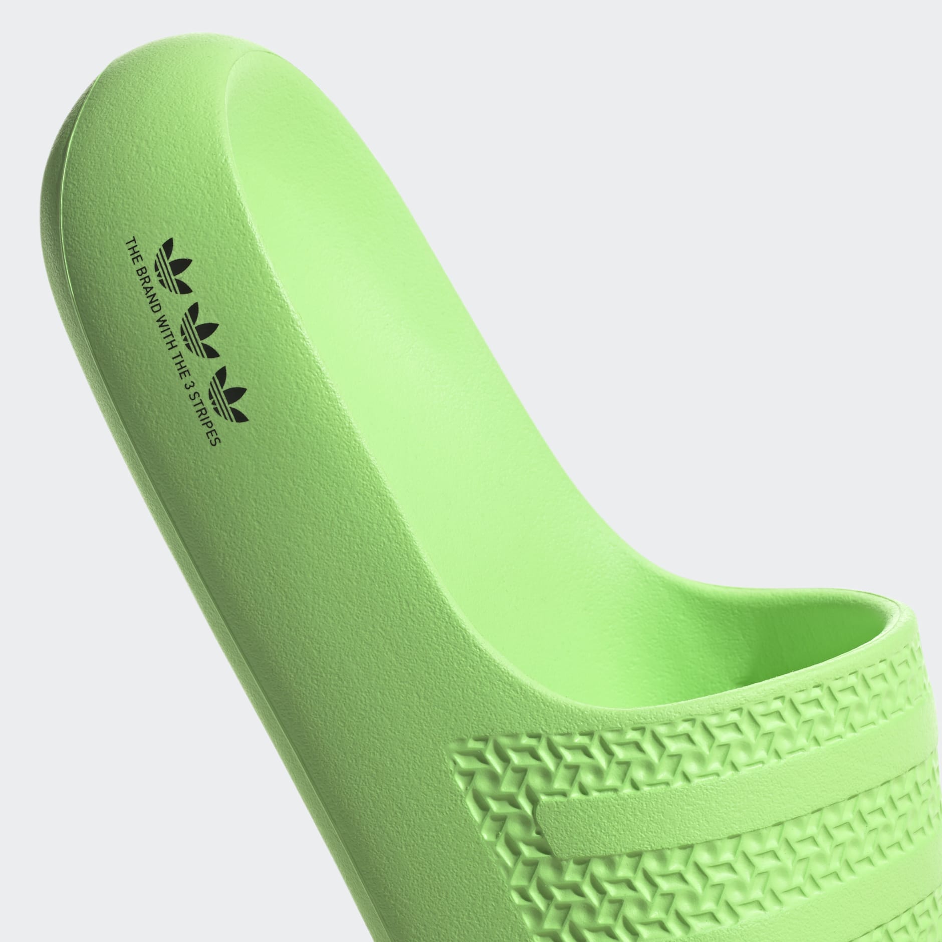 Adilette Ayoon Slides