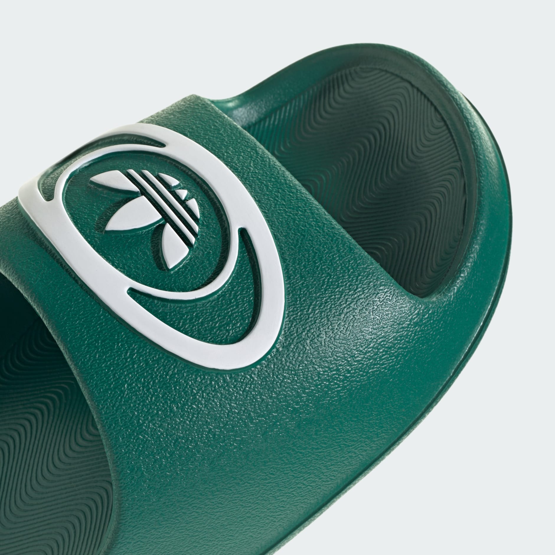 ȘLAPI ANII 2000 ADILETTE