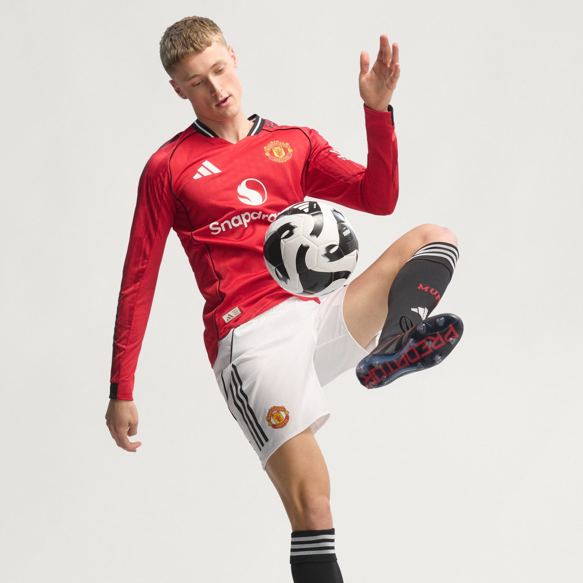 Tricou de acasă cu m&acirc;necă lungă Manchester United 25/26 Authentic