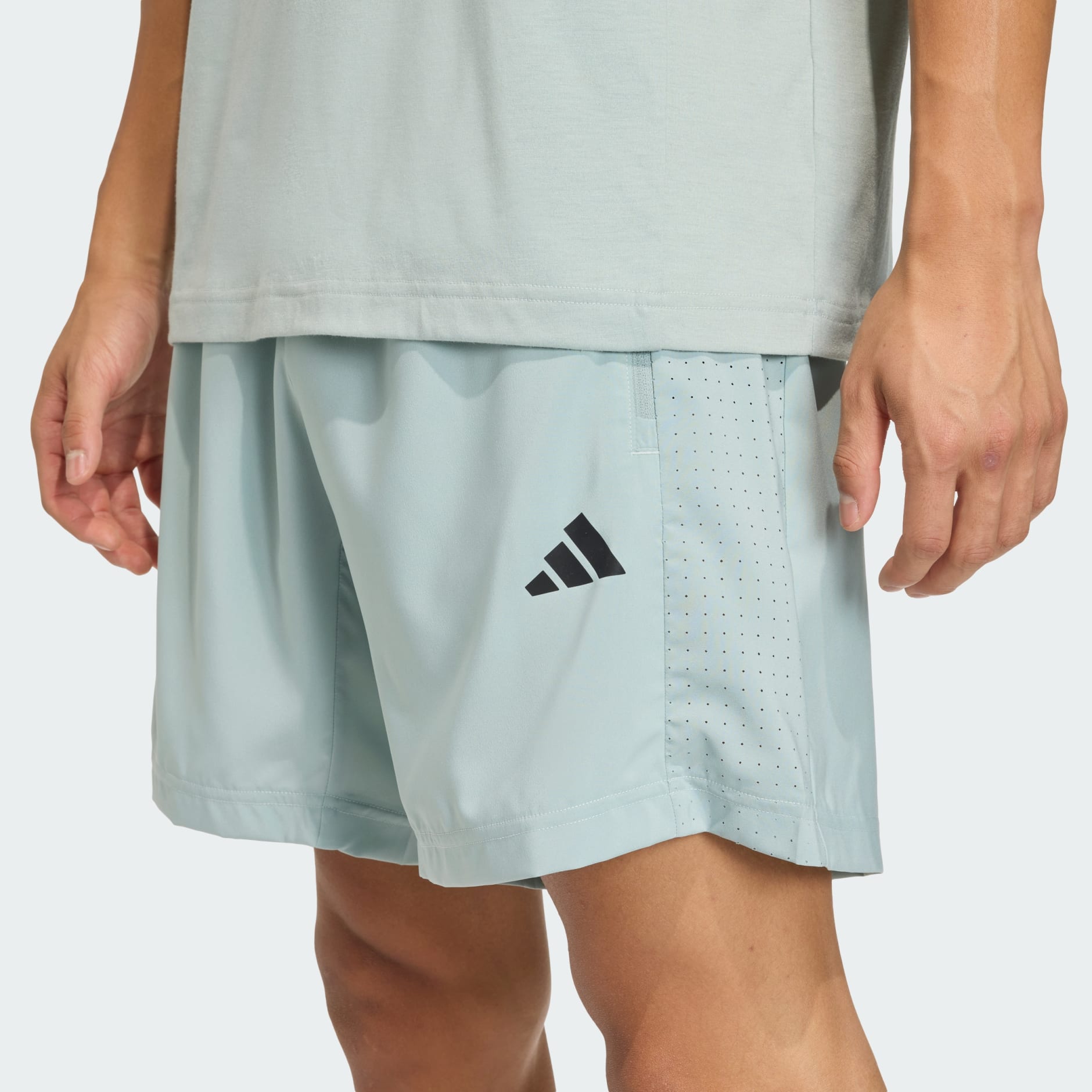 WORKOUT ESSENTIALS BASE WOVEN SHORT