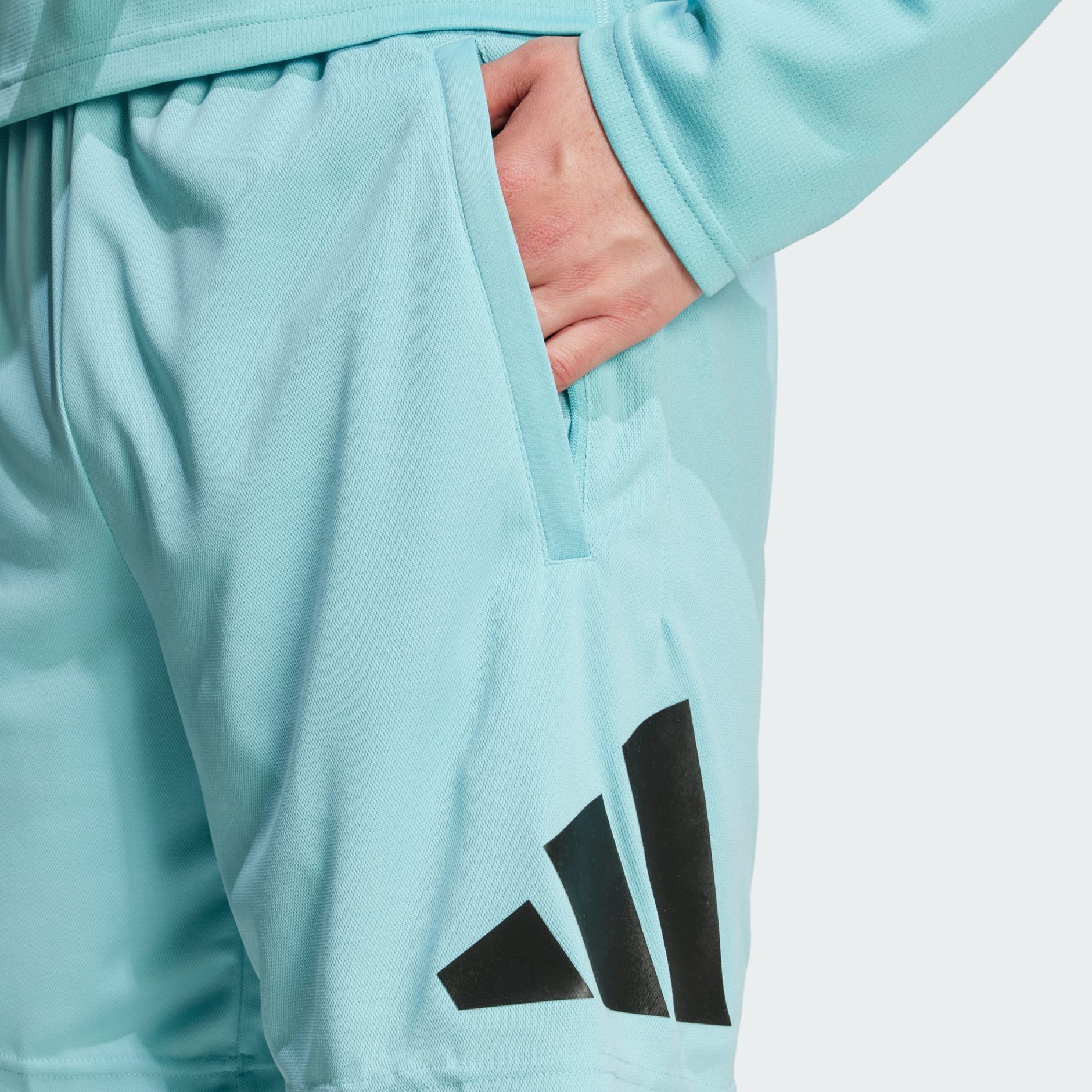 Train Essentials Logo Training Shorts