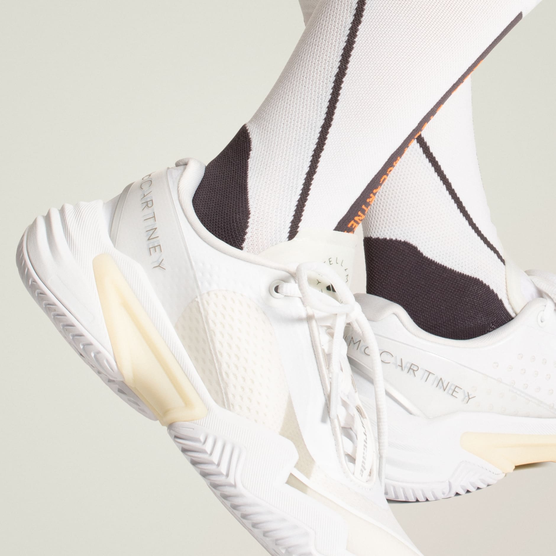 Barricade adidas by Stella McCartney