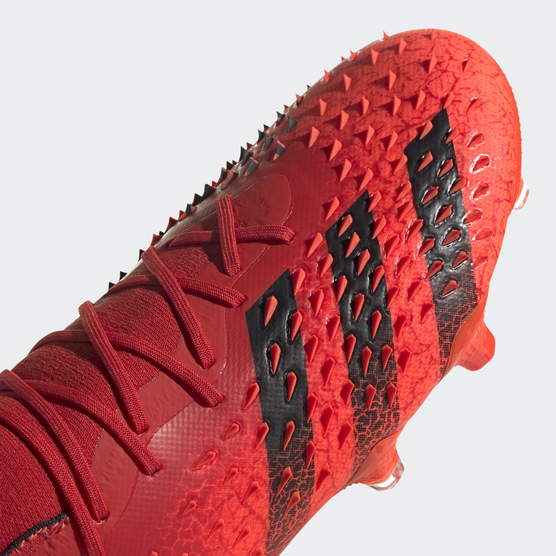 PREDATOR FREAK .1 FG