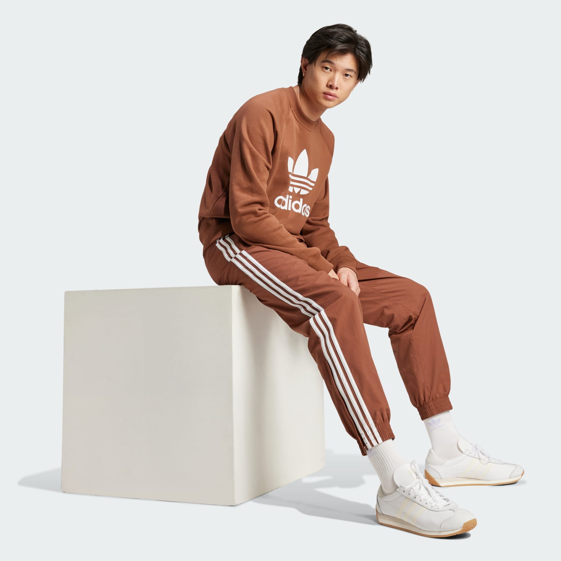 Adicolor Classics Trefoil Crewneck Sweatshirt