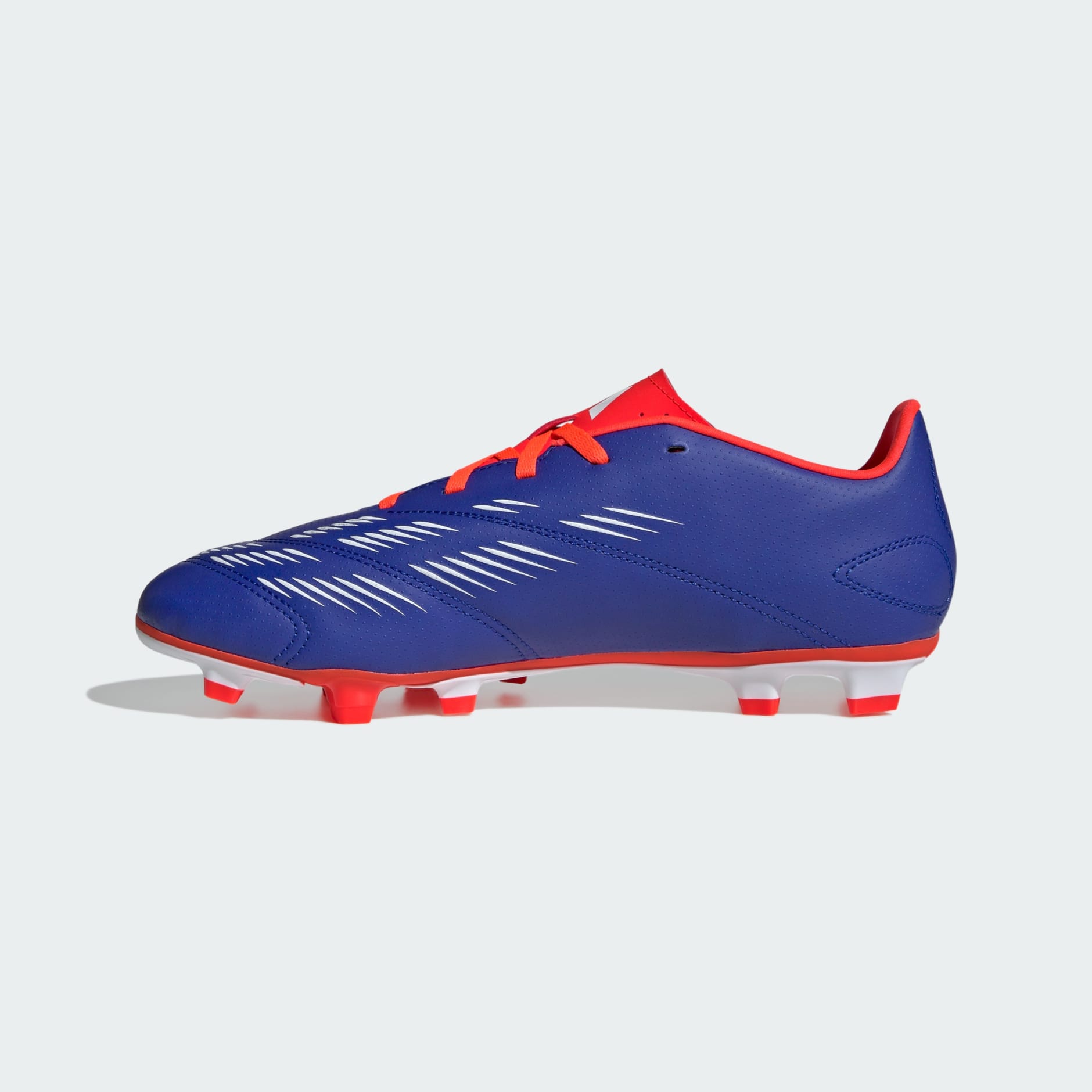 Guayos Predator Club Flexible Ground