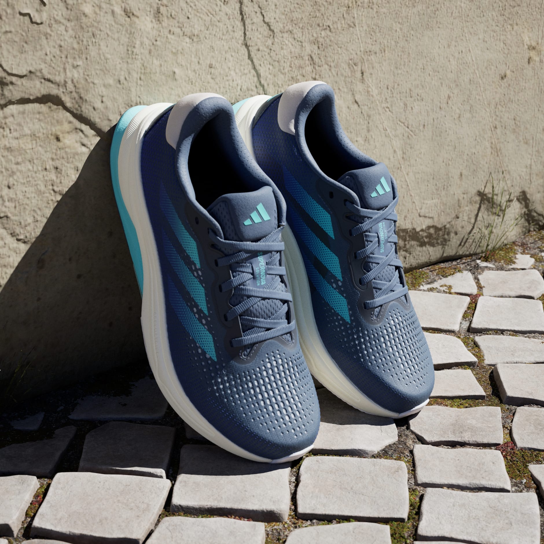 Supernova Solution Running Shoes