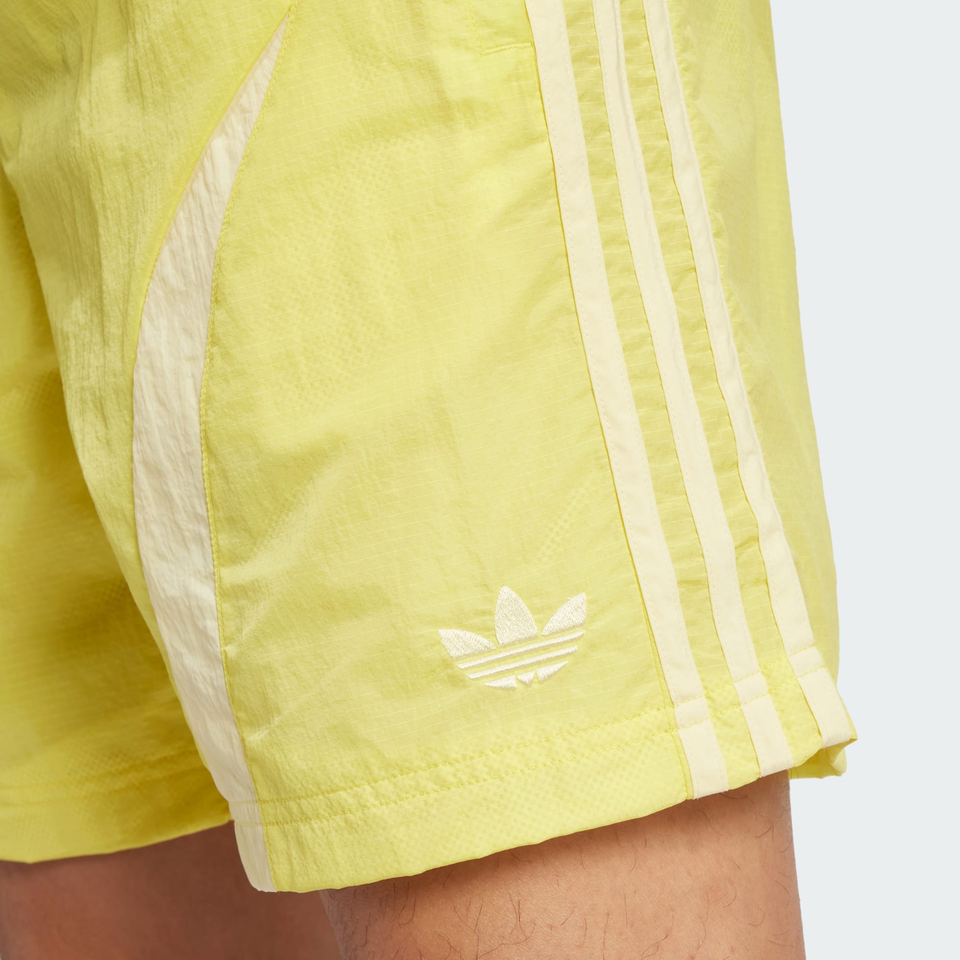 Adicolor 2000s Shorts