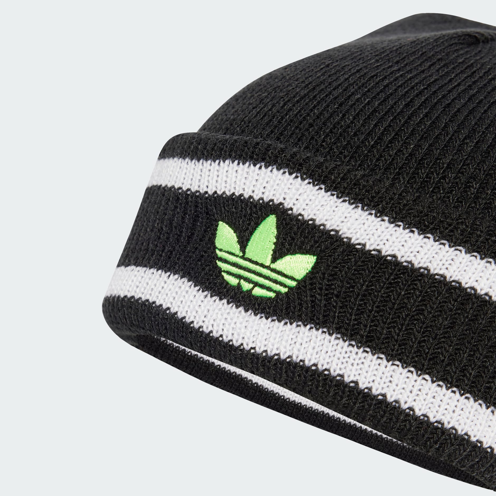 قبعة صغيرة مستوحاة من أرشيف Adicolor