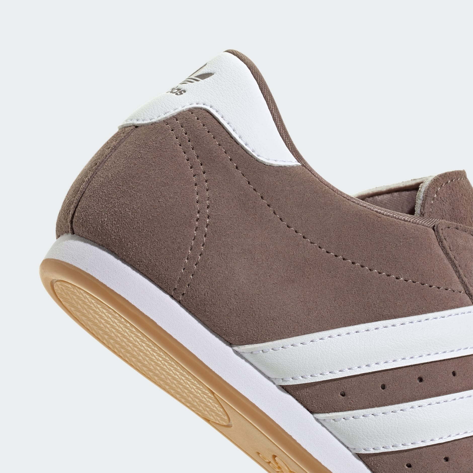 נעלי שרוכים של adidas בהשראת טאקוונדו