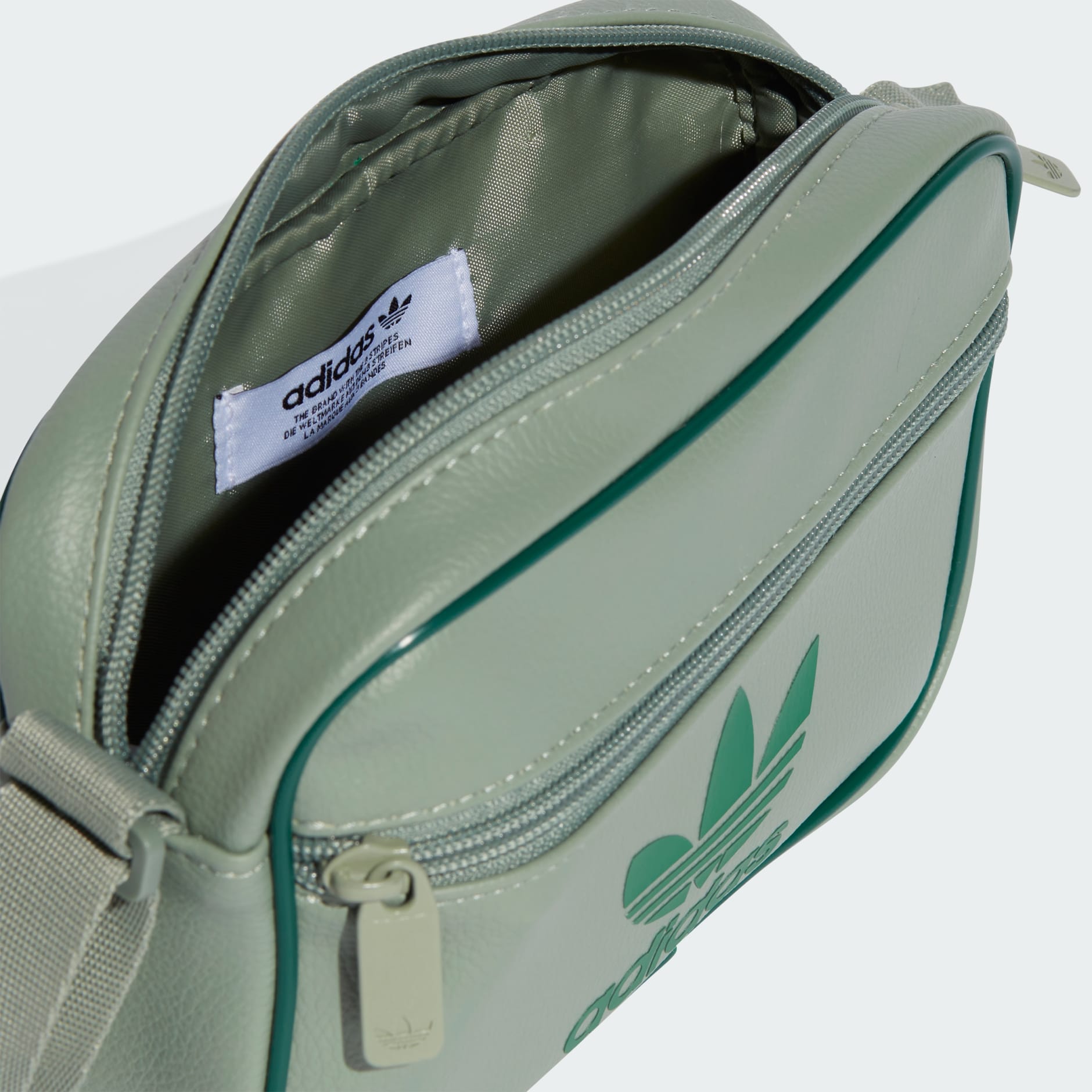 Adicolor Classic Mini Airliner Bag