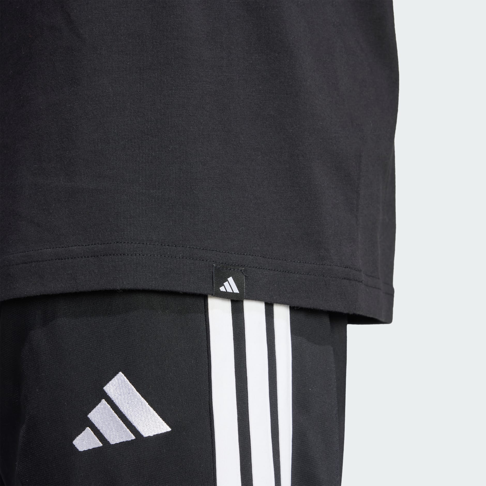 Tricou cu imprimeu și logo