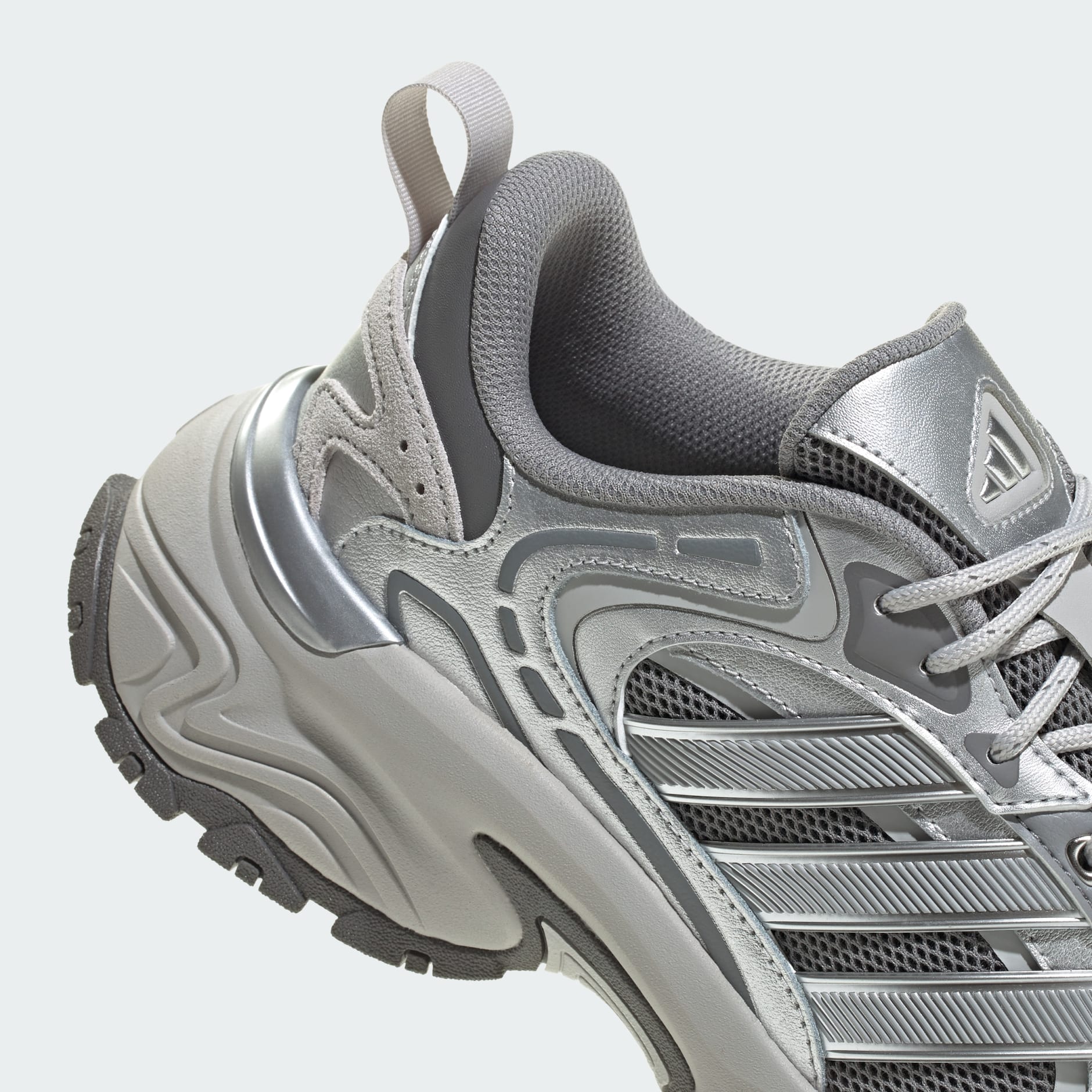 Shadow Fever 運動鞋