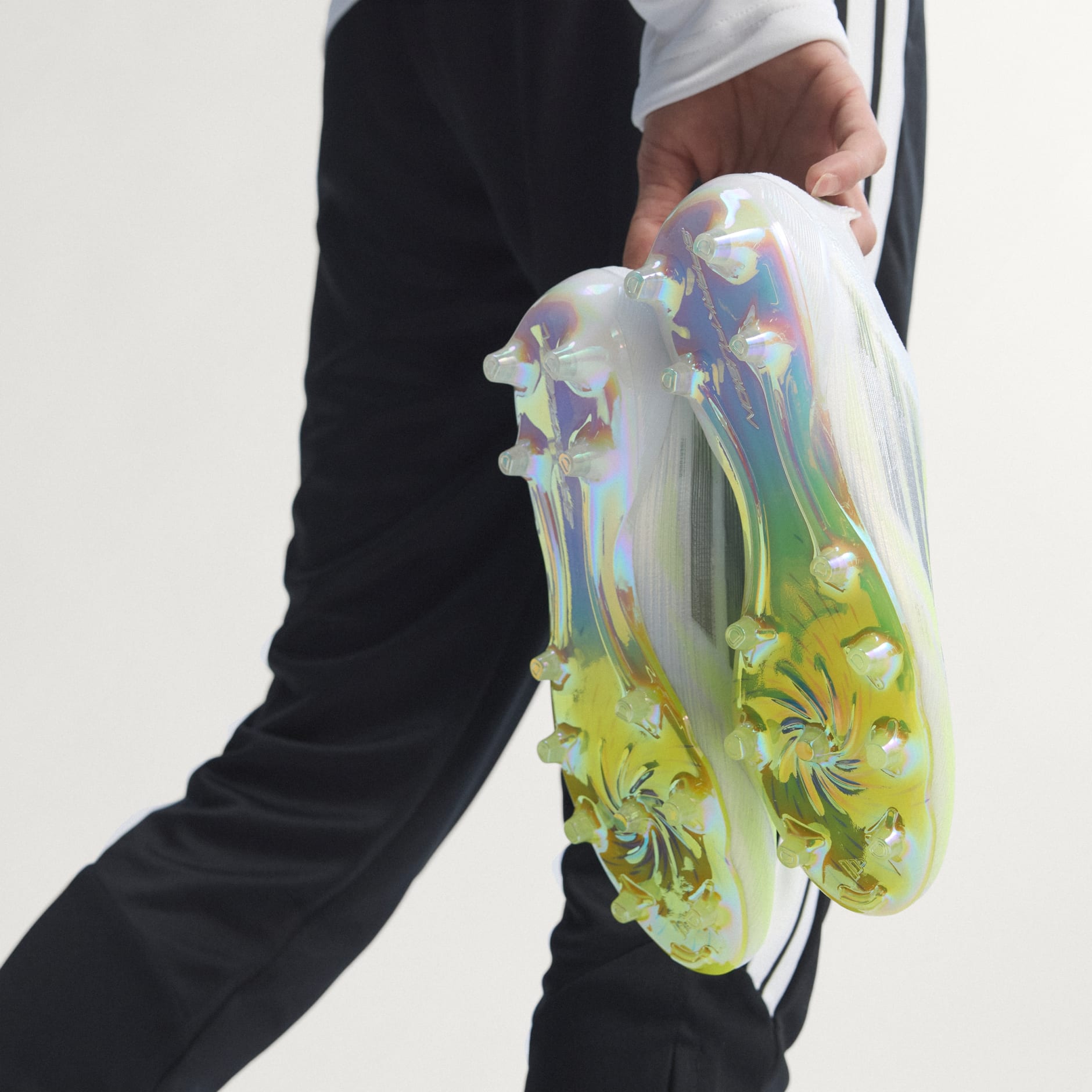 Ghetele de fotbal pentru femei F50 SPARKFUSION ELITE fără șireturi, pentru teren dur / artificial