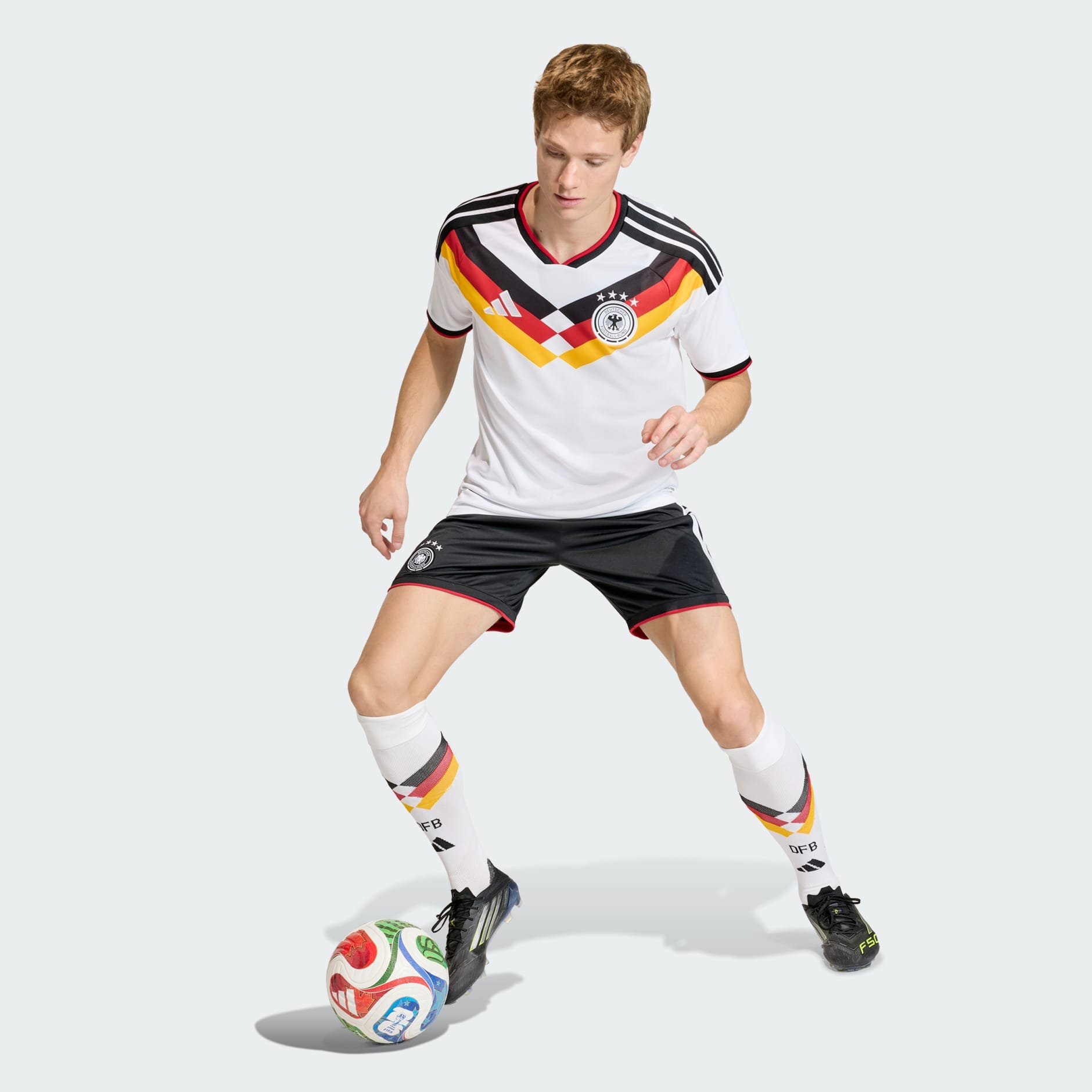 Pantaloni scurți Germania 26 Authentic pentru meciuri pe teren propriu