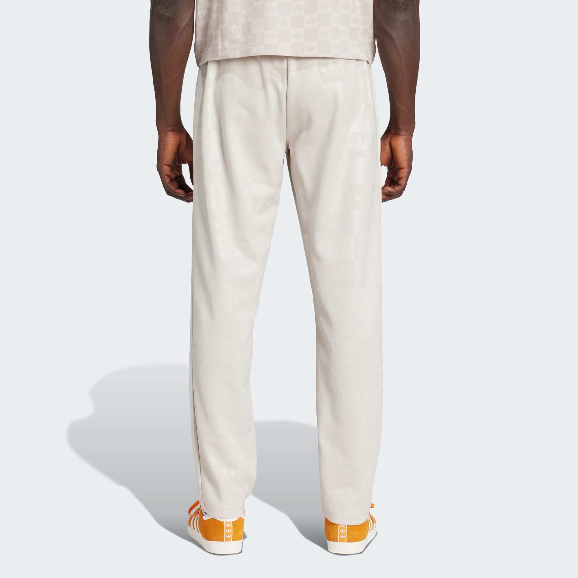 بنطال جري عادي مُوحّد اللون بطبعة كاملة