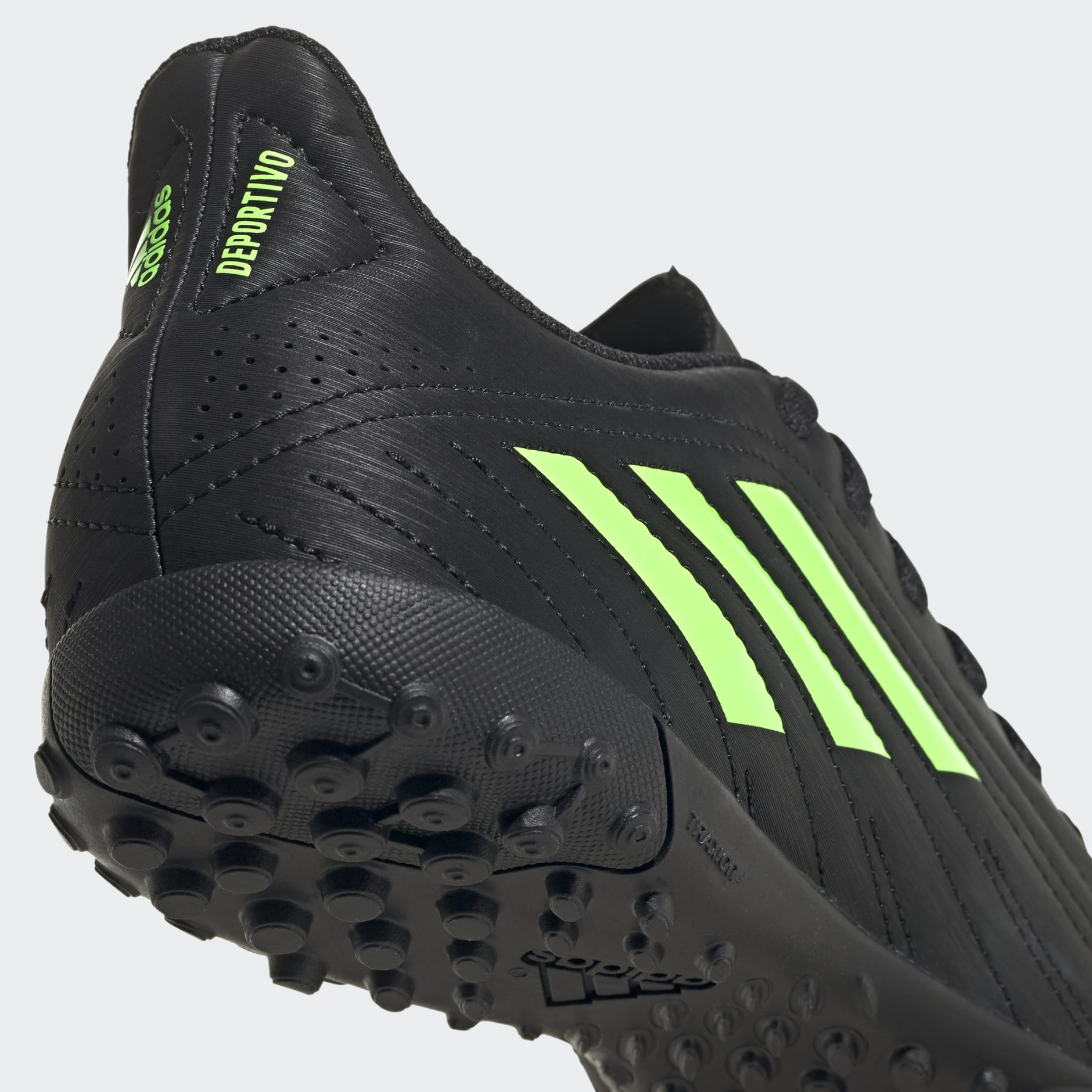 Deportivo Turf Boots