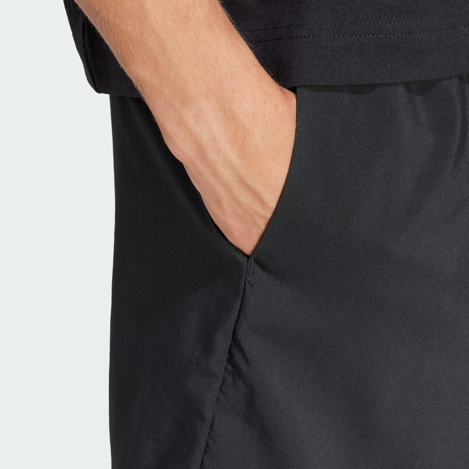 Essentials Small Logo Cargo Chelsea Shorts