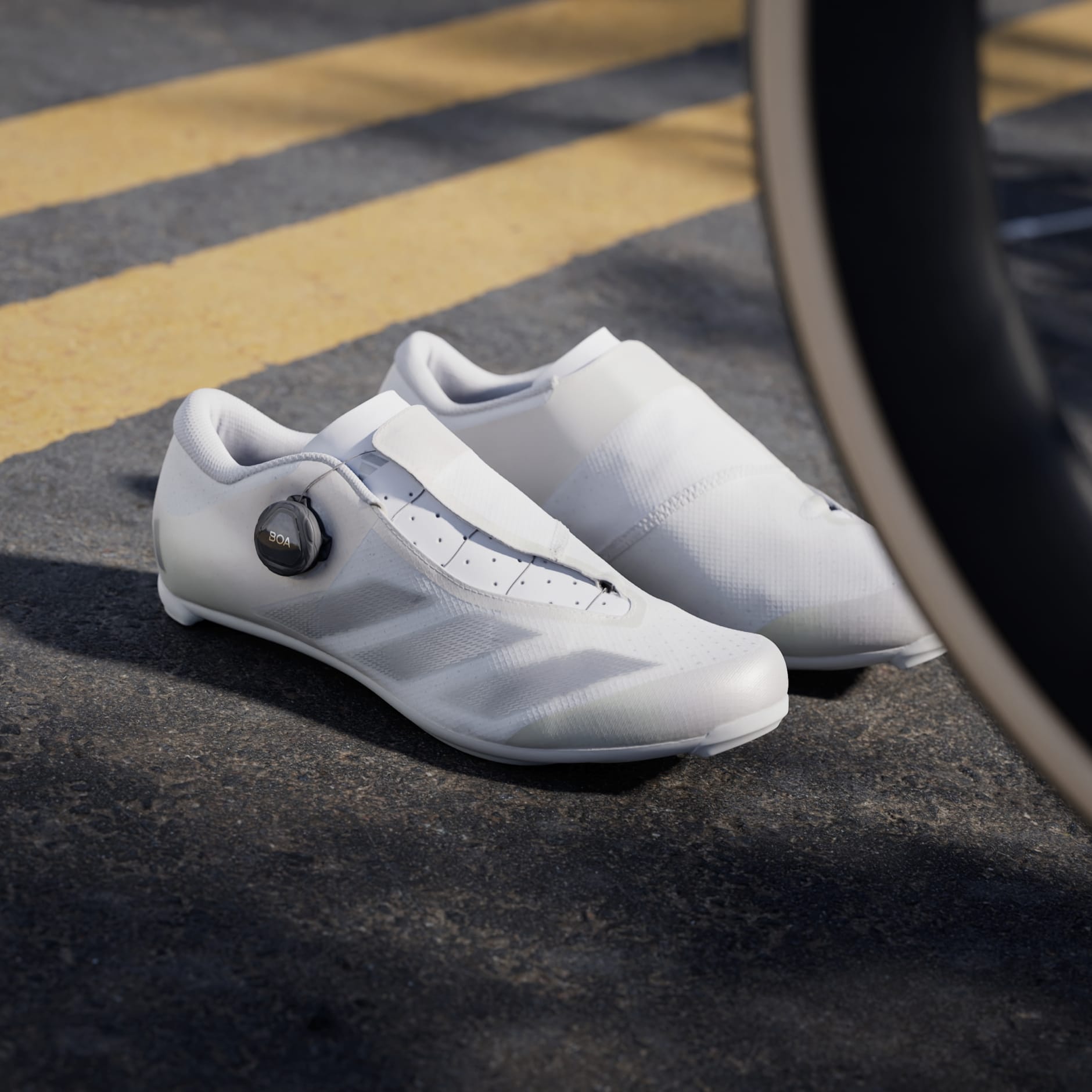 TEMPO 3-STRIPES BOA SHOES