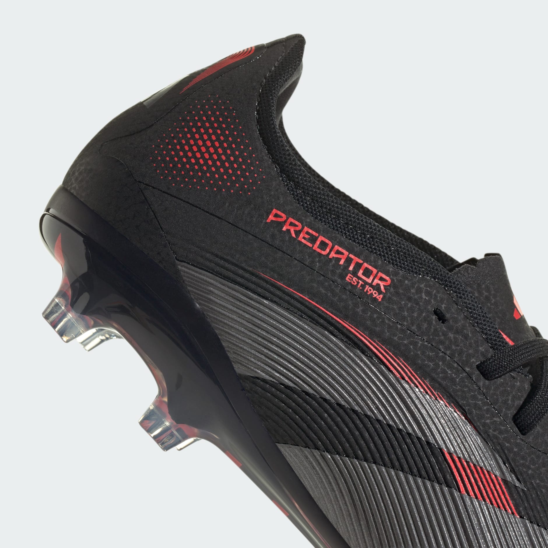 Ghete pentru teren dur Predator Pro