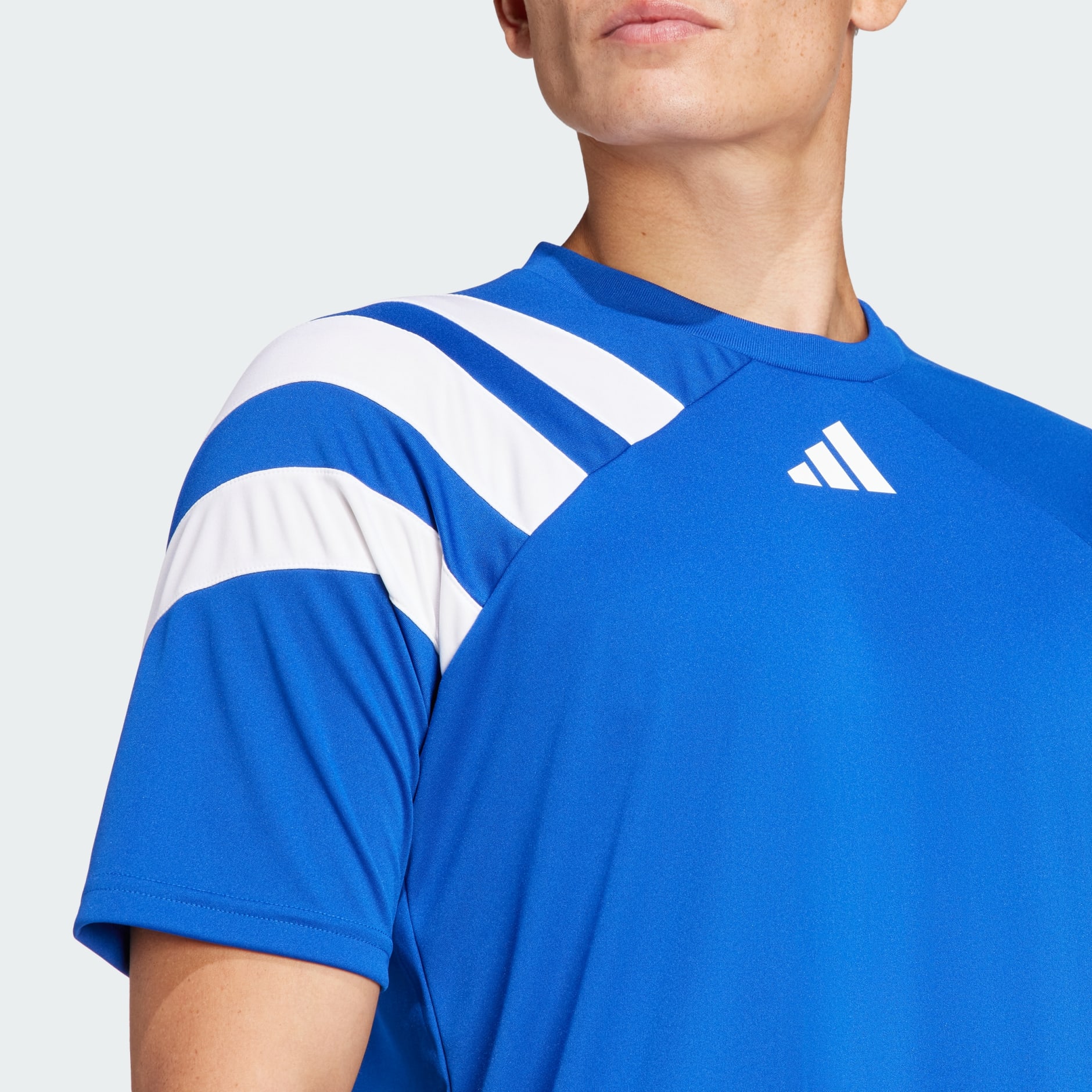 Adidas blue and white best sale t shirt