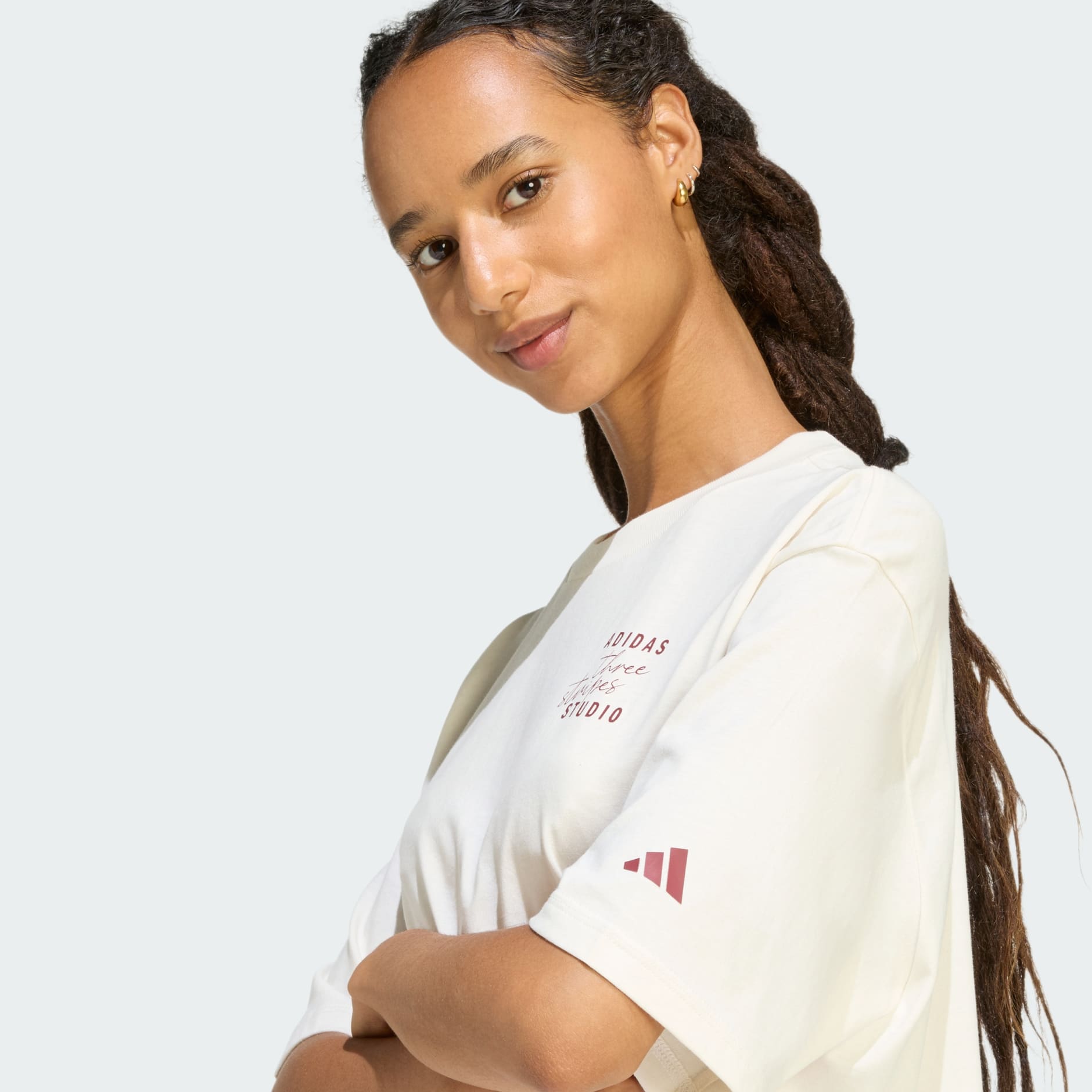 חולצת טי בויפרנד של סטודיו 3 סטריפס